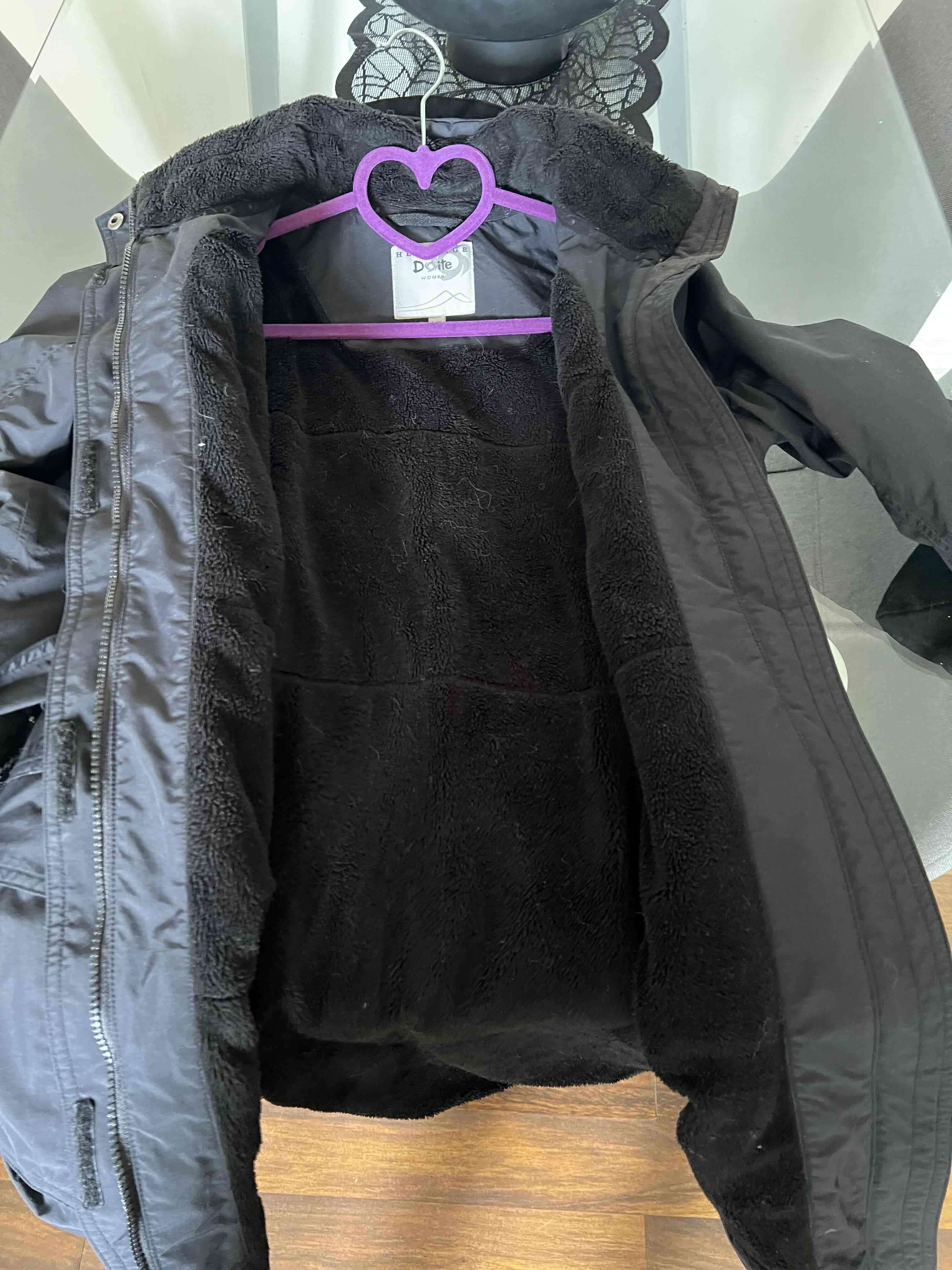 Chaqueta negra con cinturón - miniatura 4