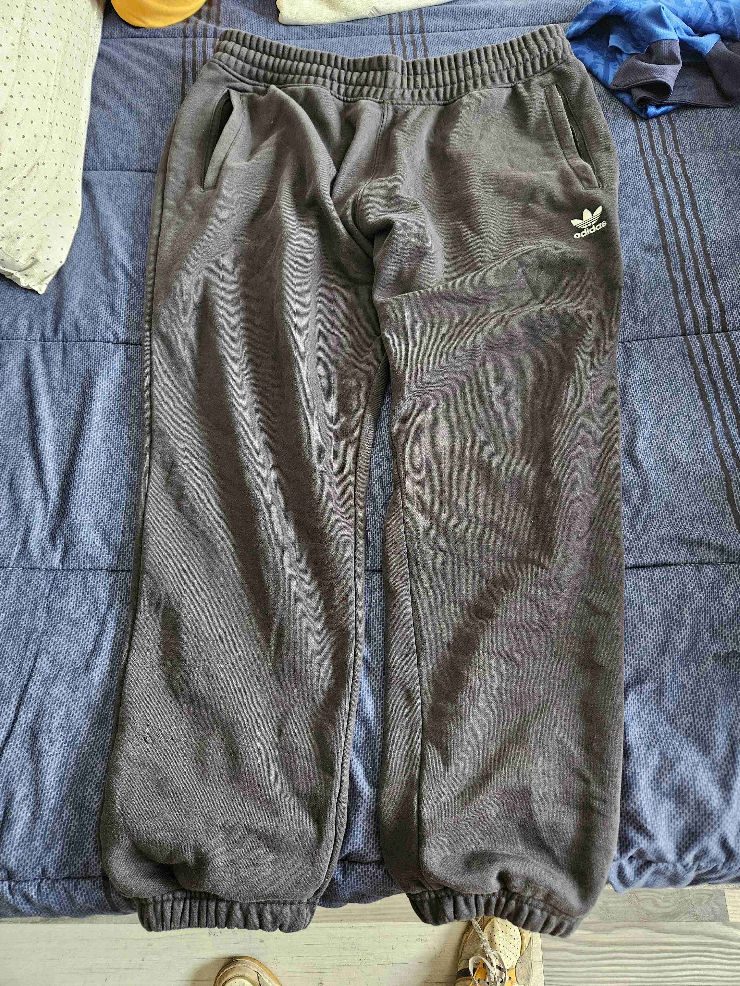 Pantalones deportivos Adidas negros - 1