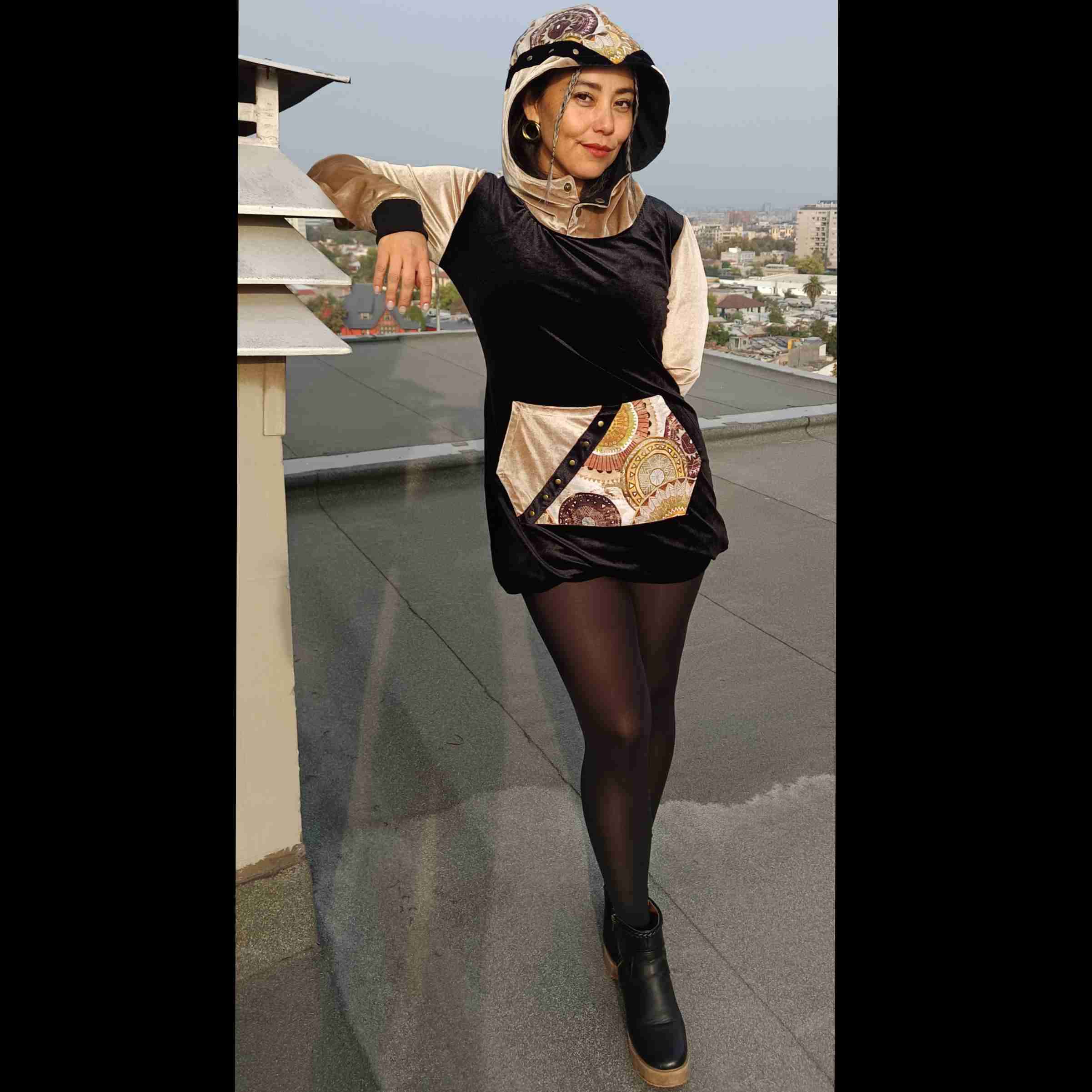 Vestido poleron con capucha - 1