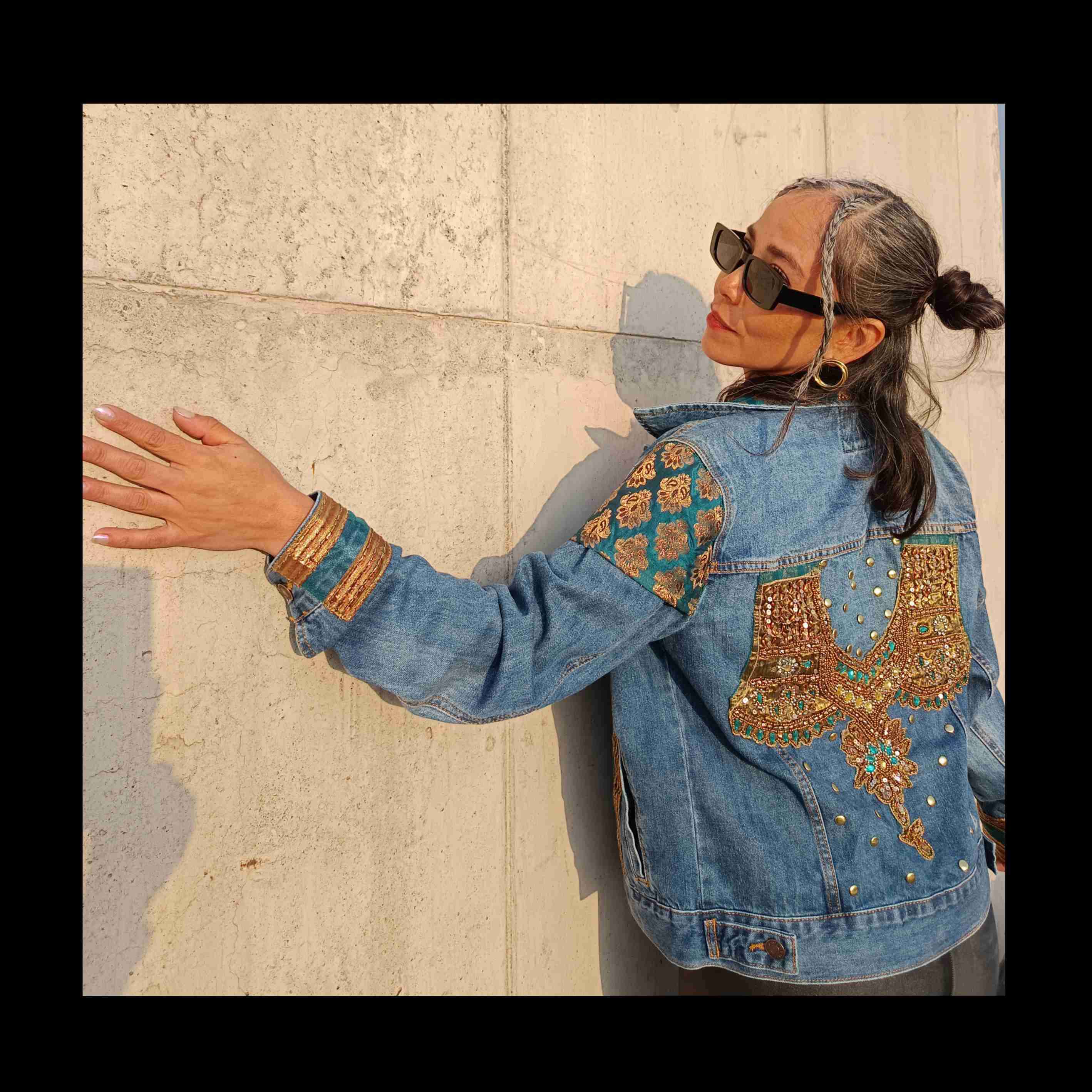 Chaqueta intervenida - miniatura 1