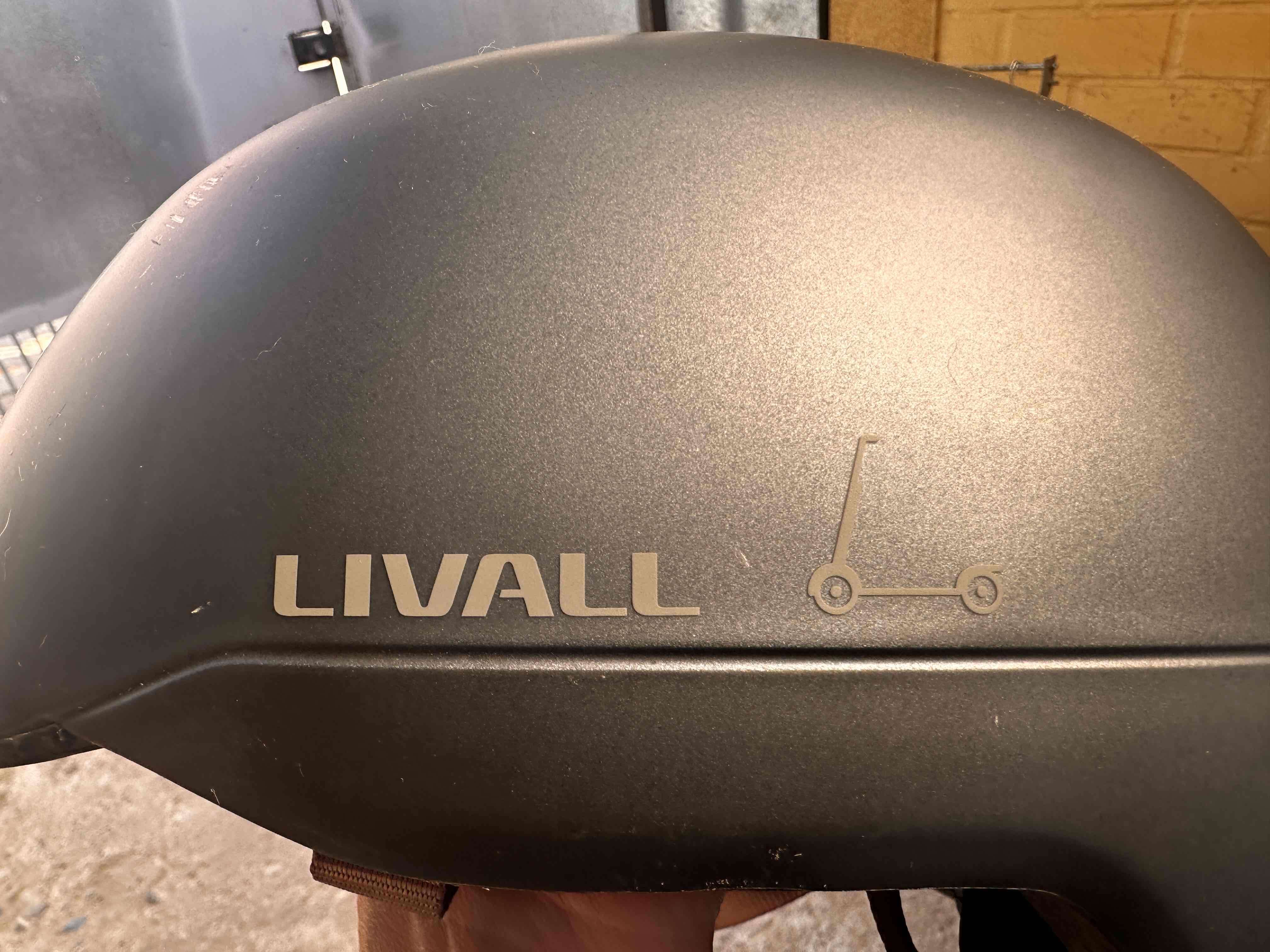 Casco Livall con luz LED - miniatura 3