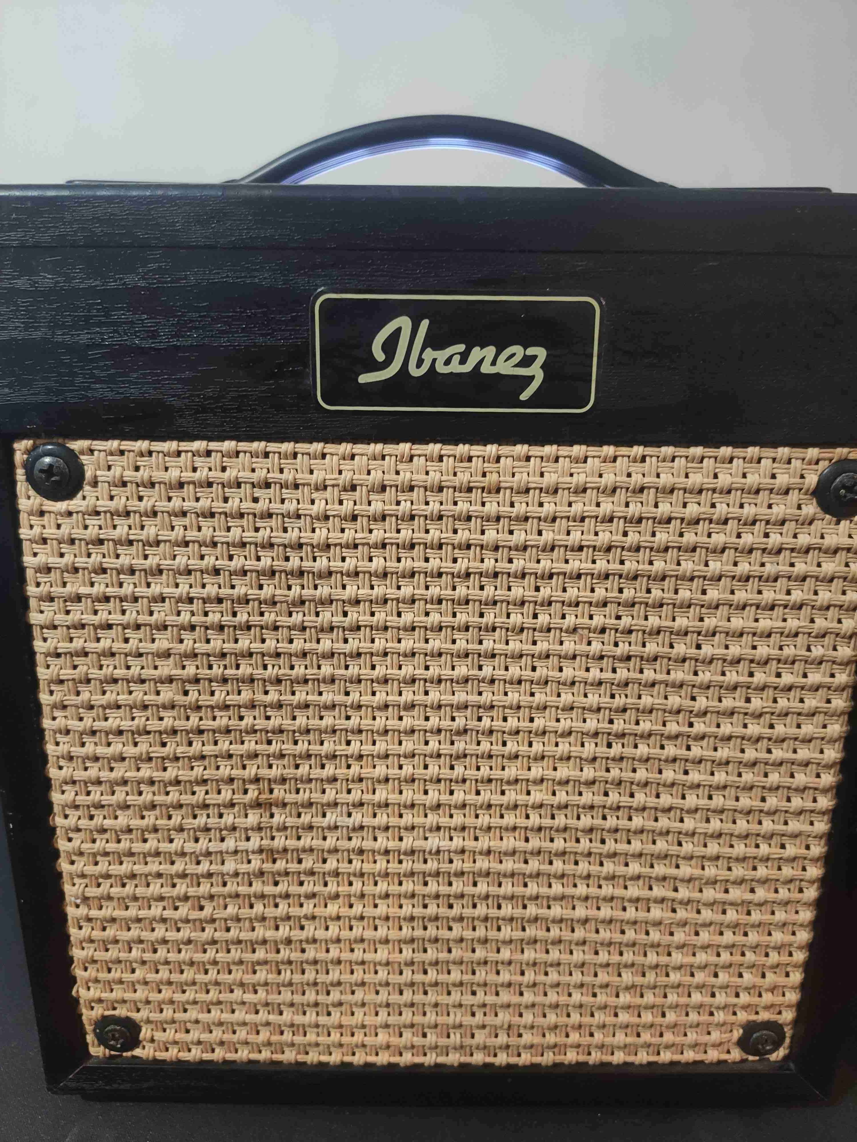 Amplificador Ibanez compacto - miniatura 1
