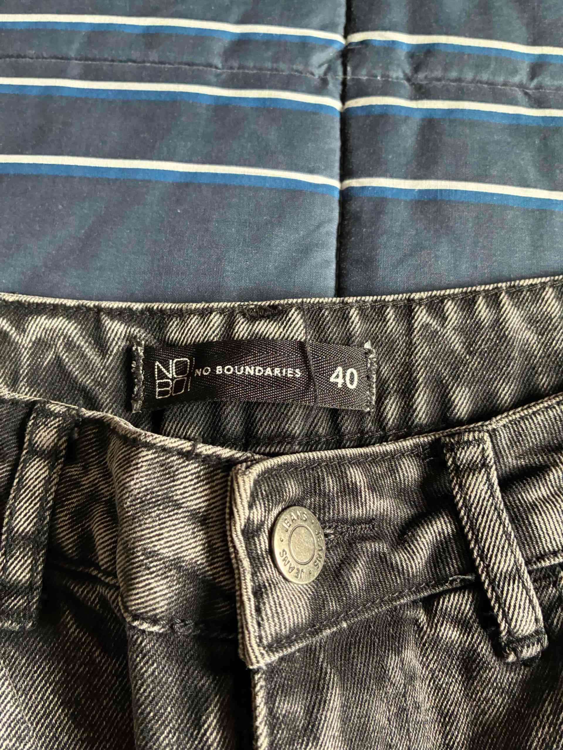 Jeans negros, marca No Boundaries, talla 40 - miniatura 3