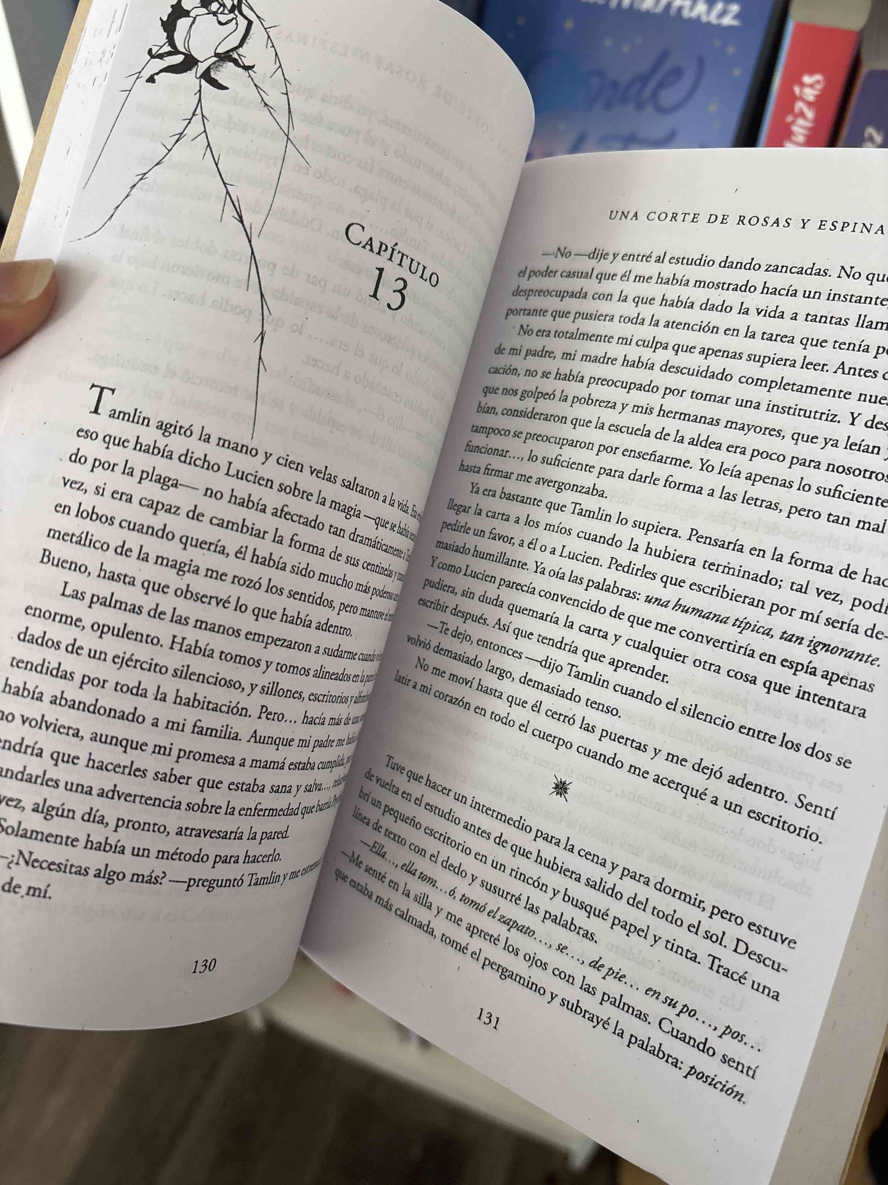 Libro 'Una Corte de Rosas y Espinas' - miniatura 2