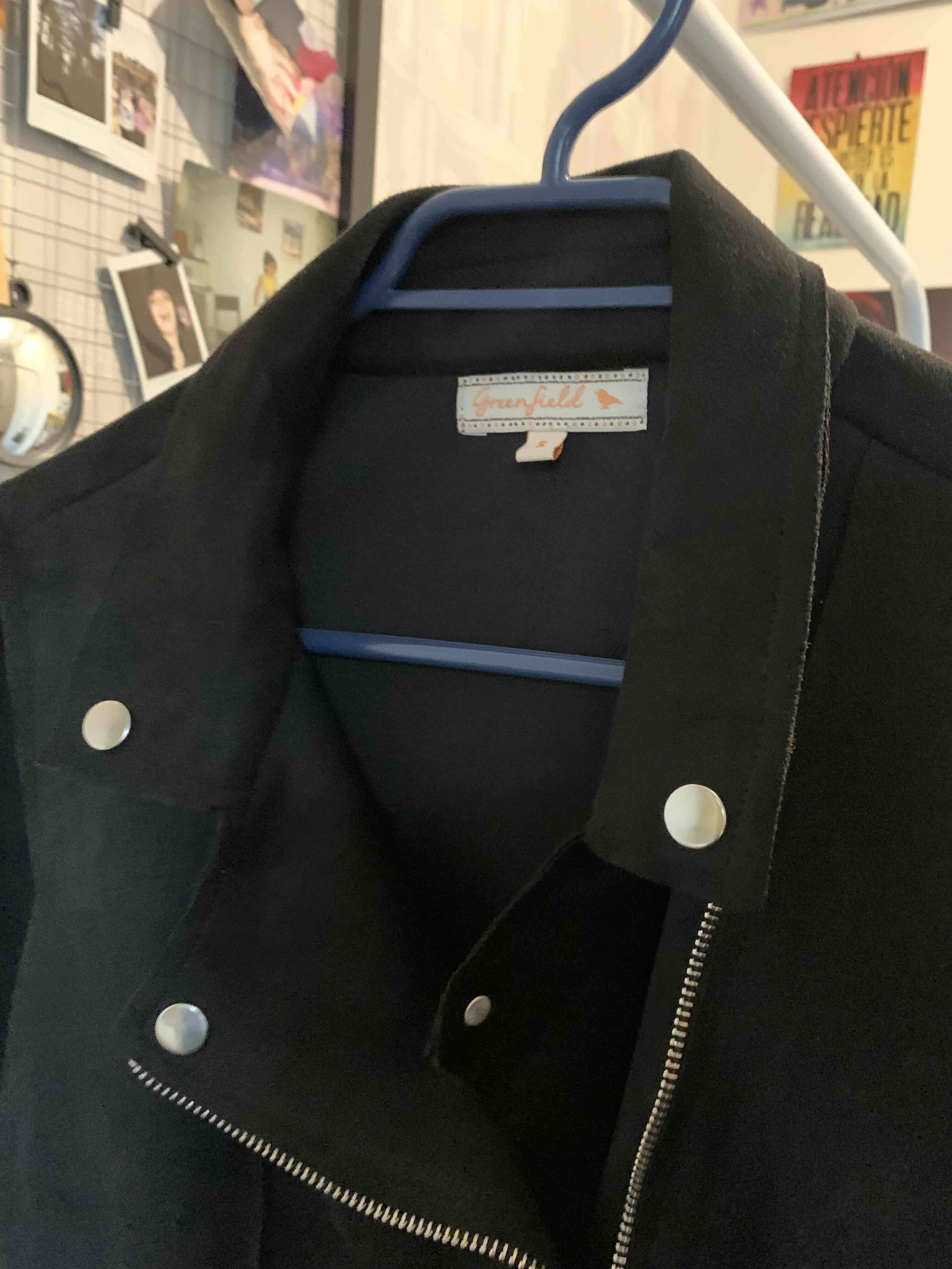 Chaqueta negra con cierre - 3