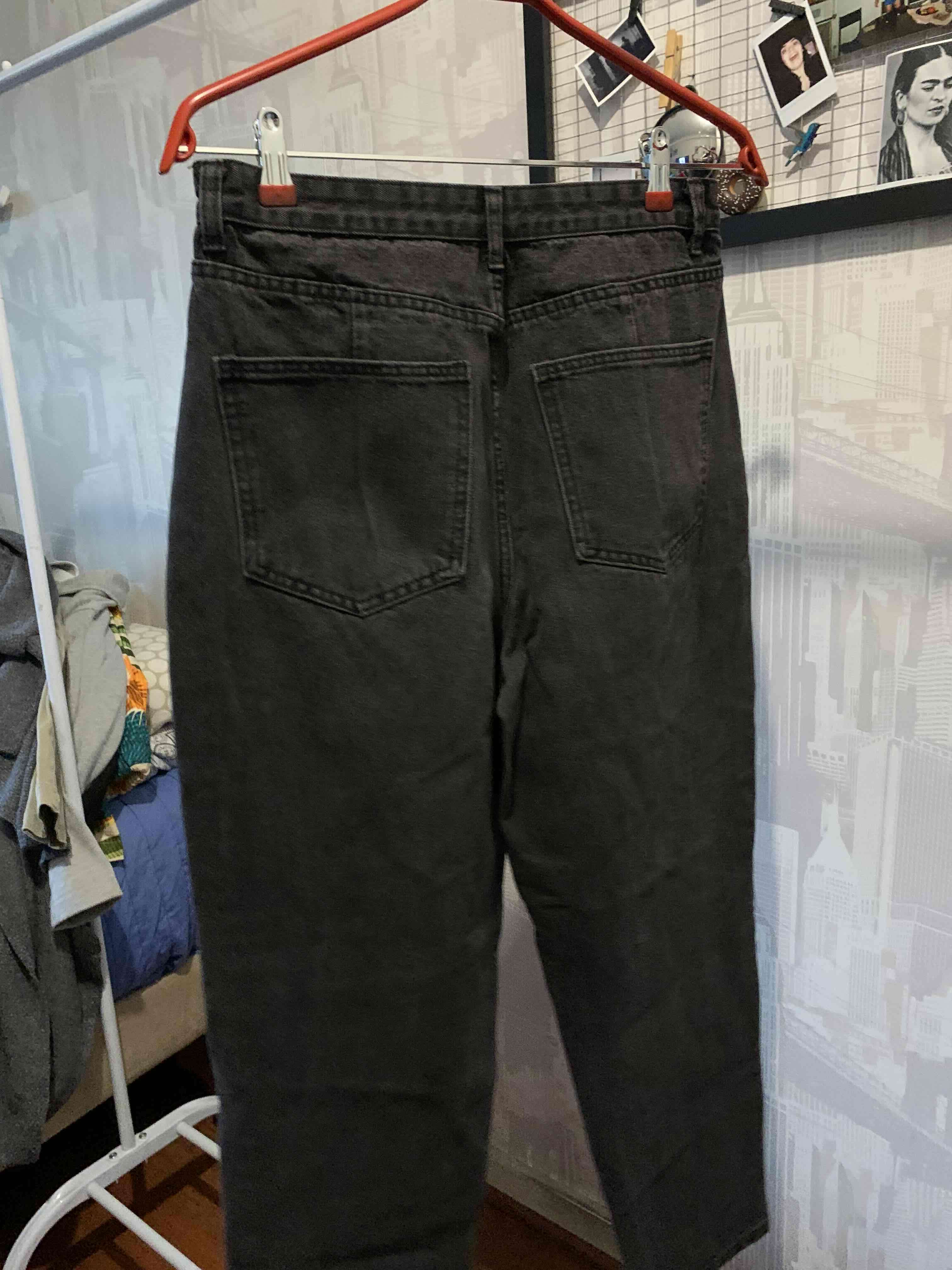 Jeans negros de mezclilla - miniatura 2