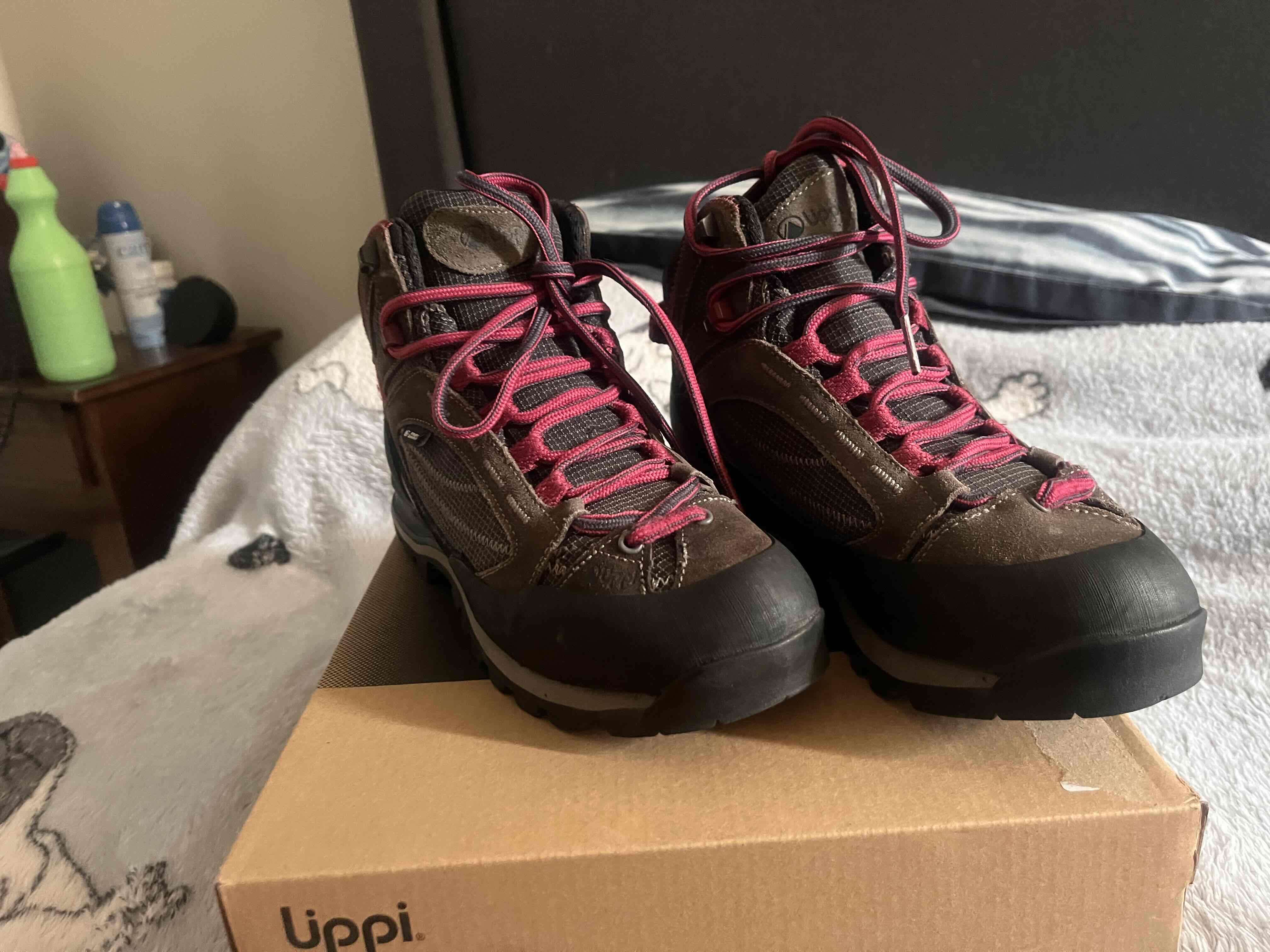 Botas de trekking grises con negro y fusia - miniatura 2