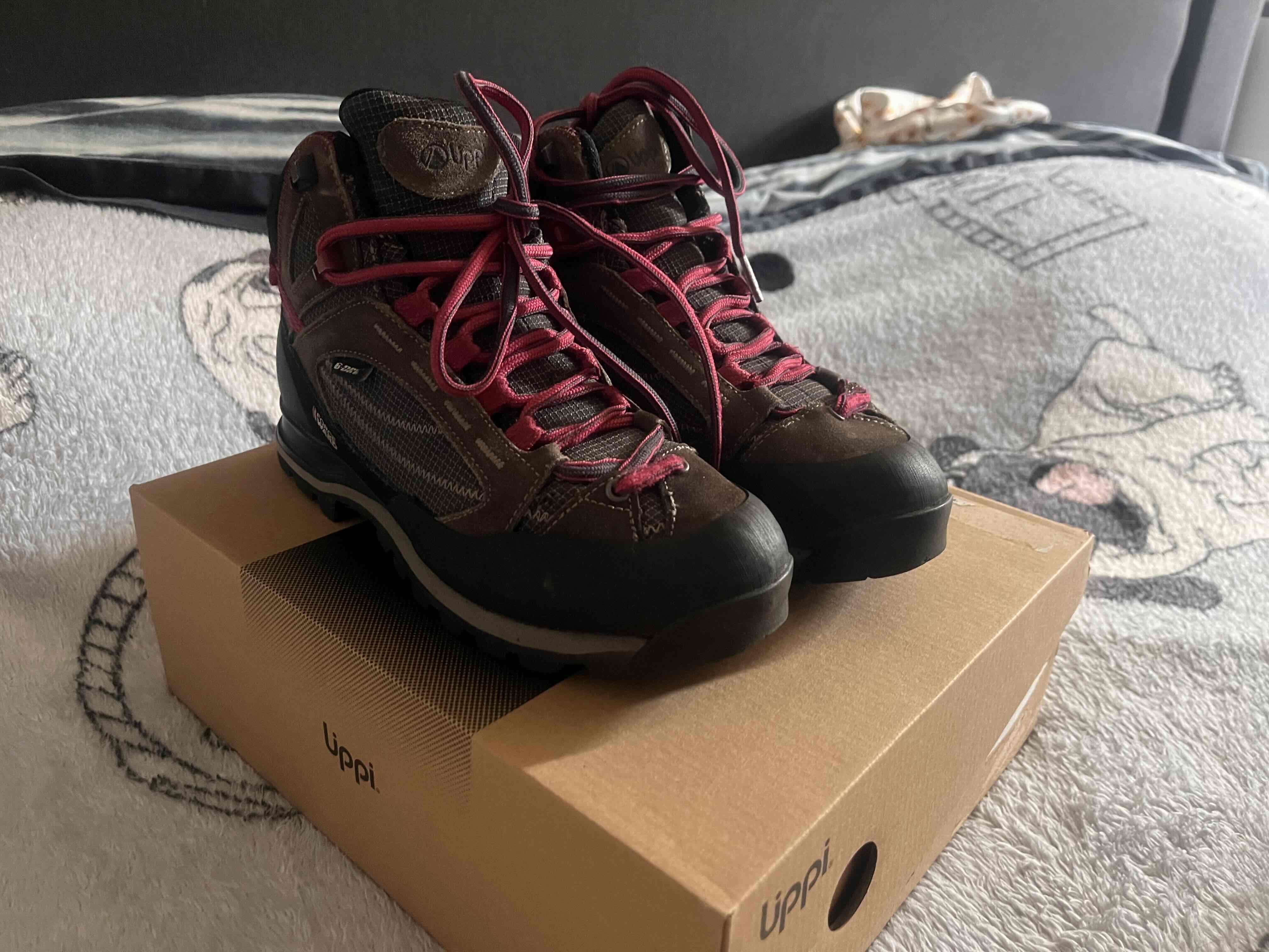 Botas de trekking grises con negro y fusia - miniatura 4