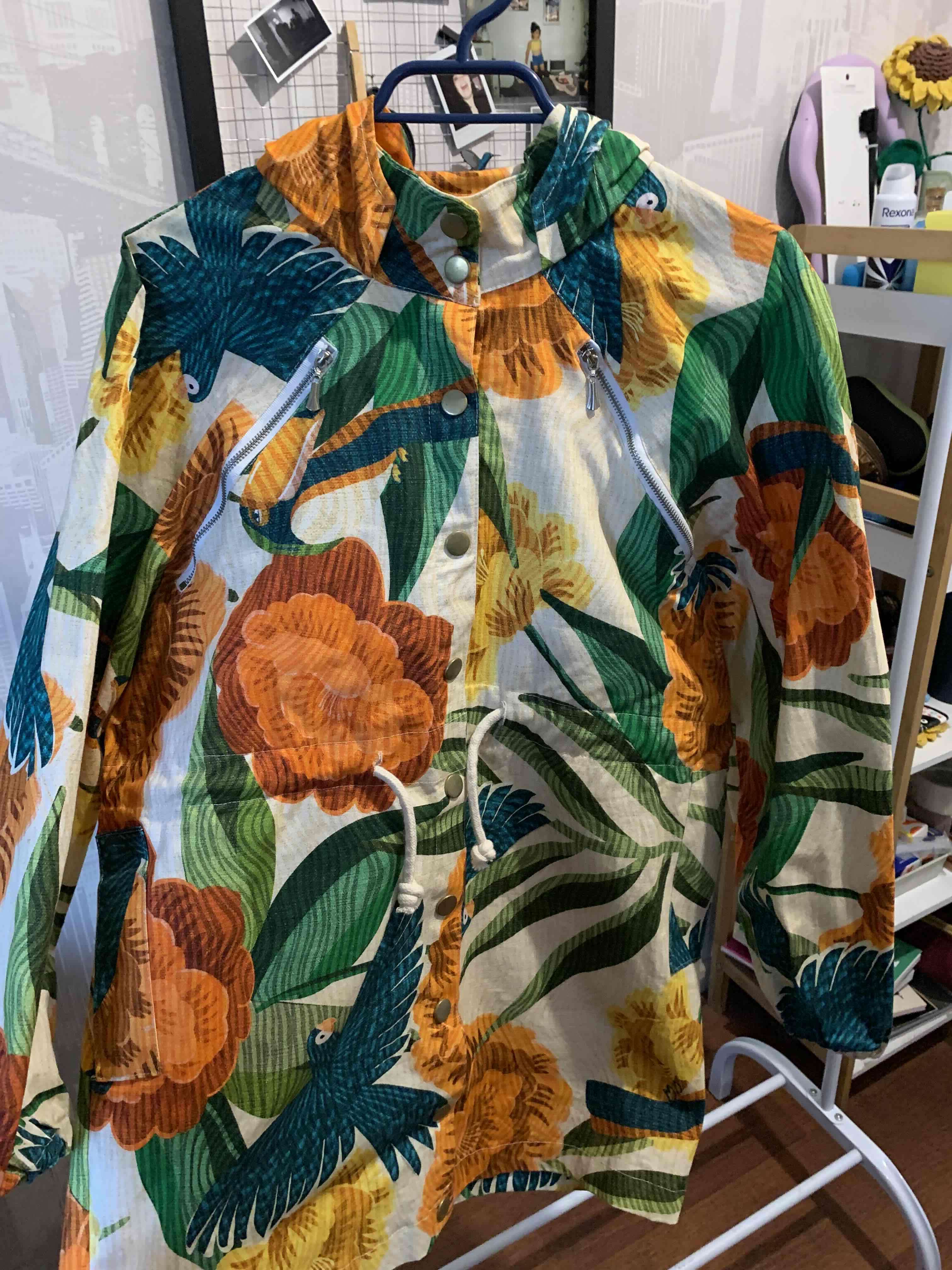 Parka impermeable con flores - miniatura 2