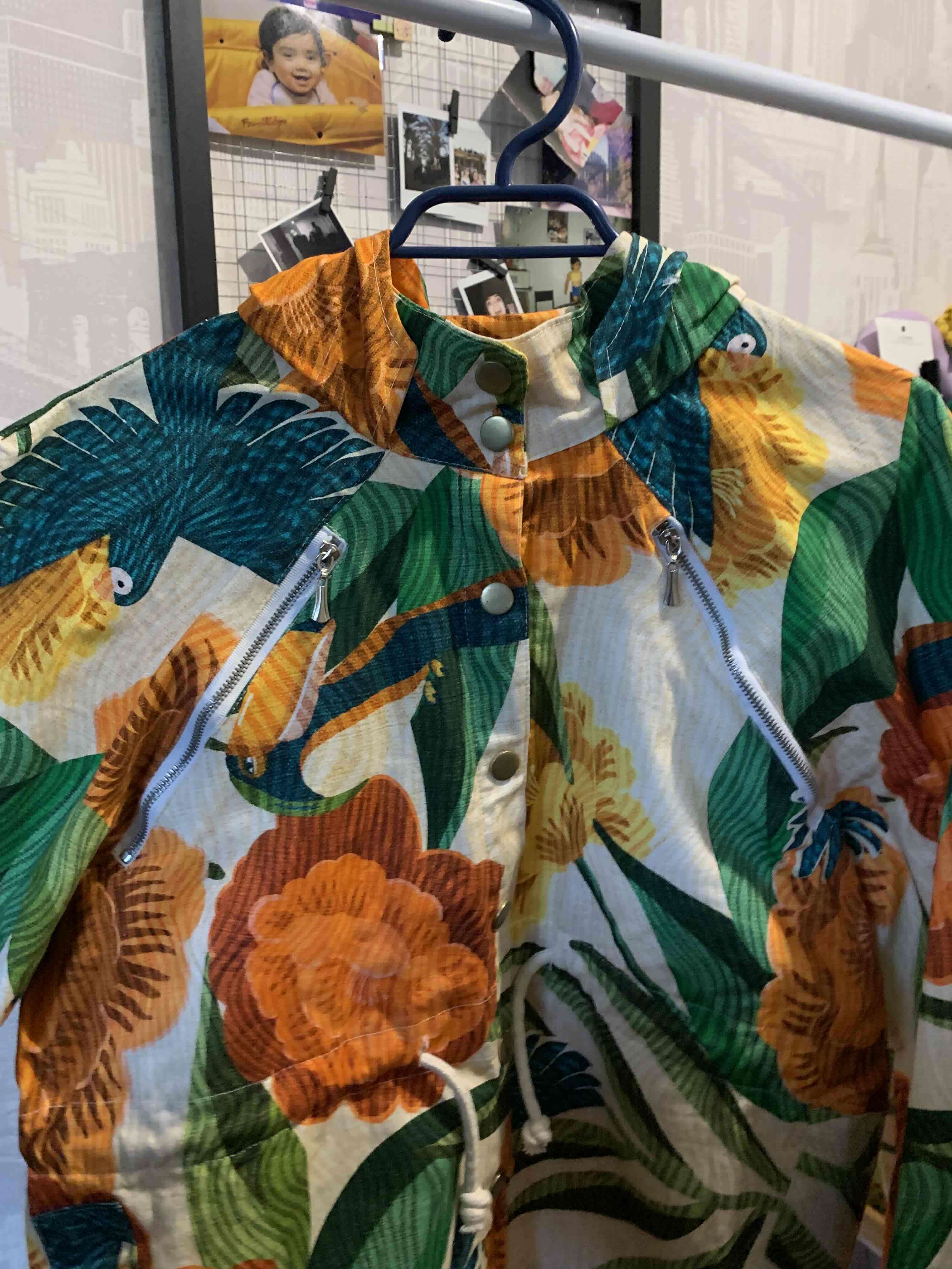 Parka impermeable con flores - miniatura 3