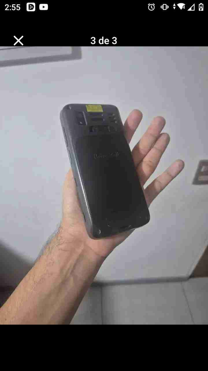 Teléfono móvil negro usado - miniatura 2