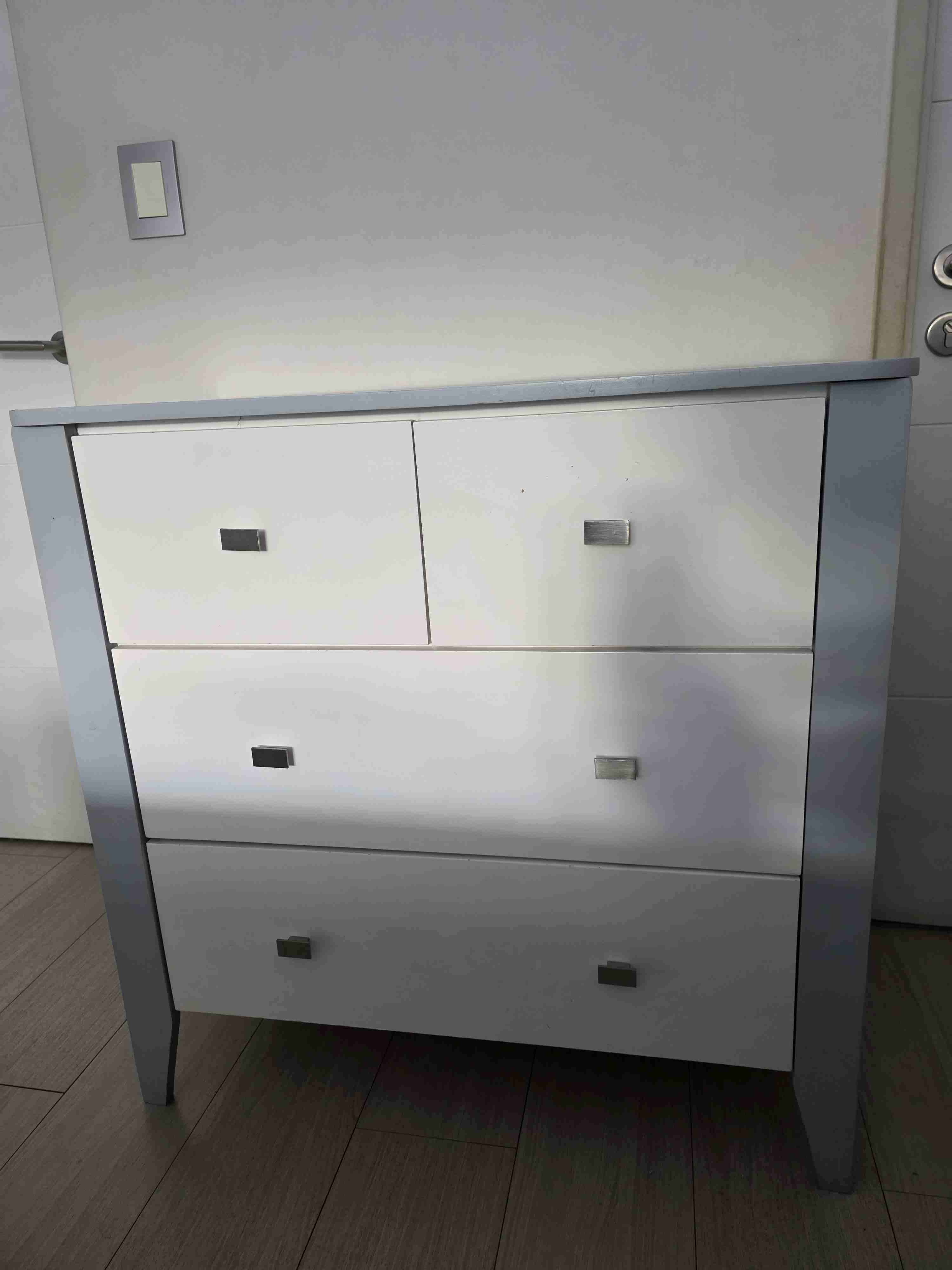 Cómoda cajonera en excelente estado - miniatura 2