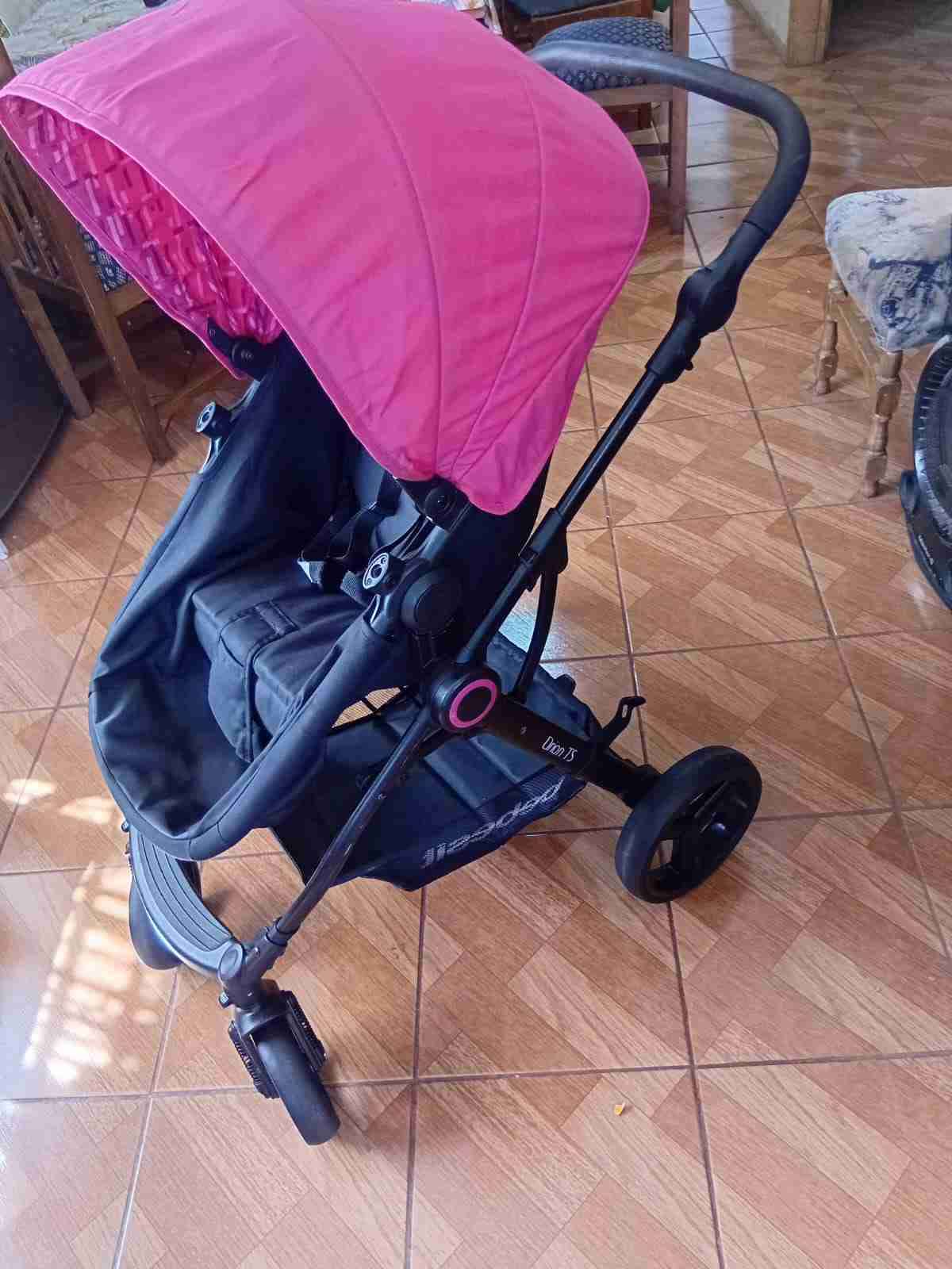 Coche de bebé rosa y negro - miniatura 3