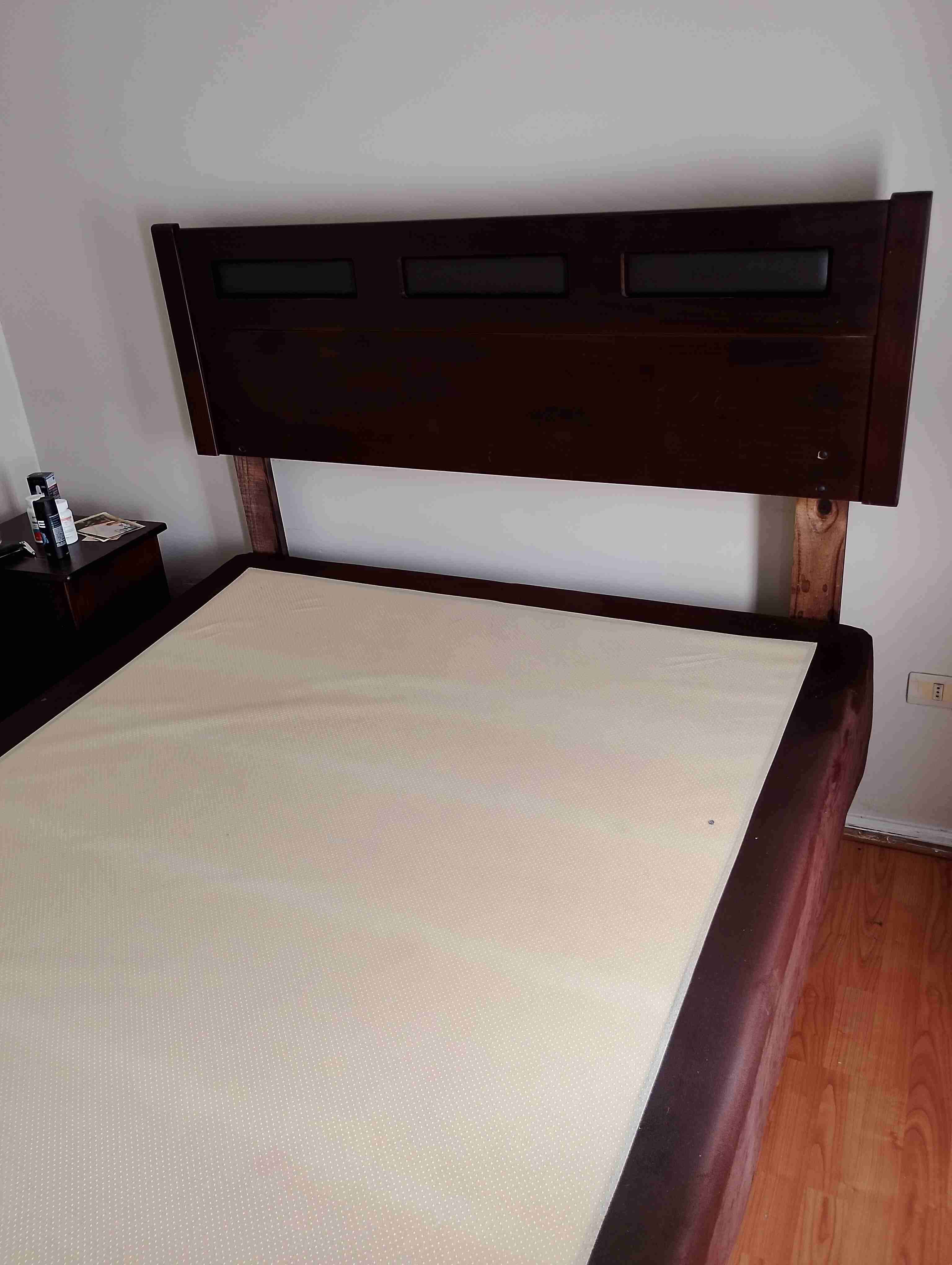 Cama con respaldo de madera 2 plazas - miniatura 1