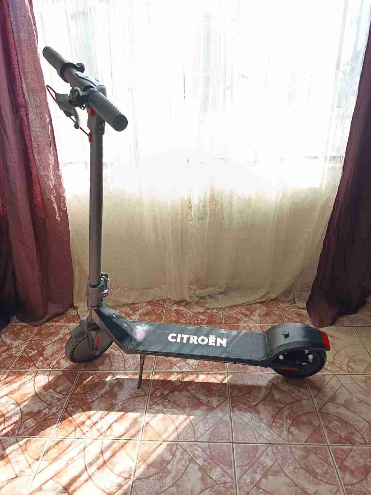 Scooter eléctrico Citroën - miniatura 1