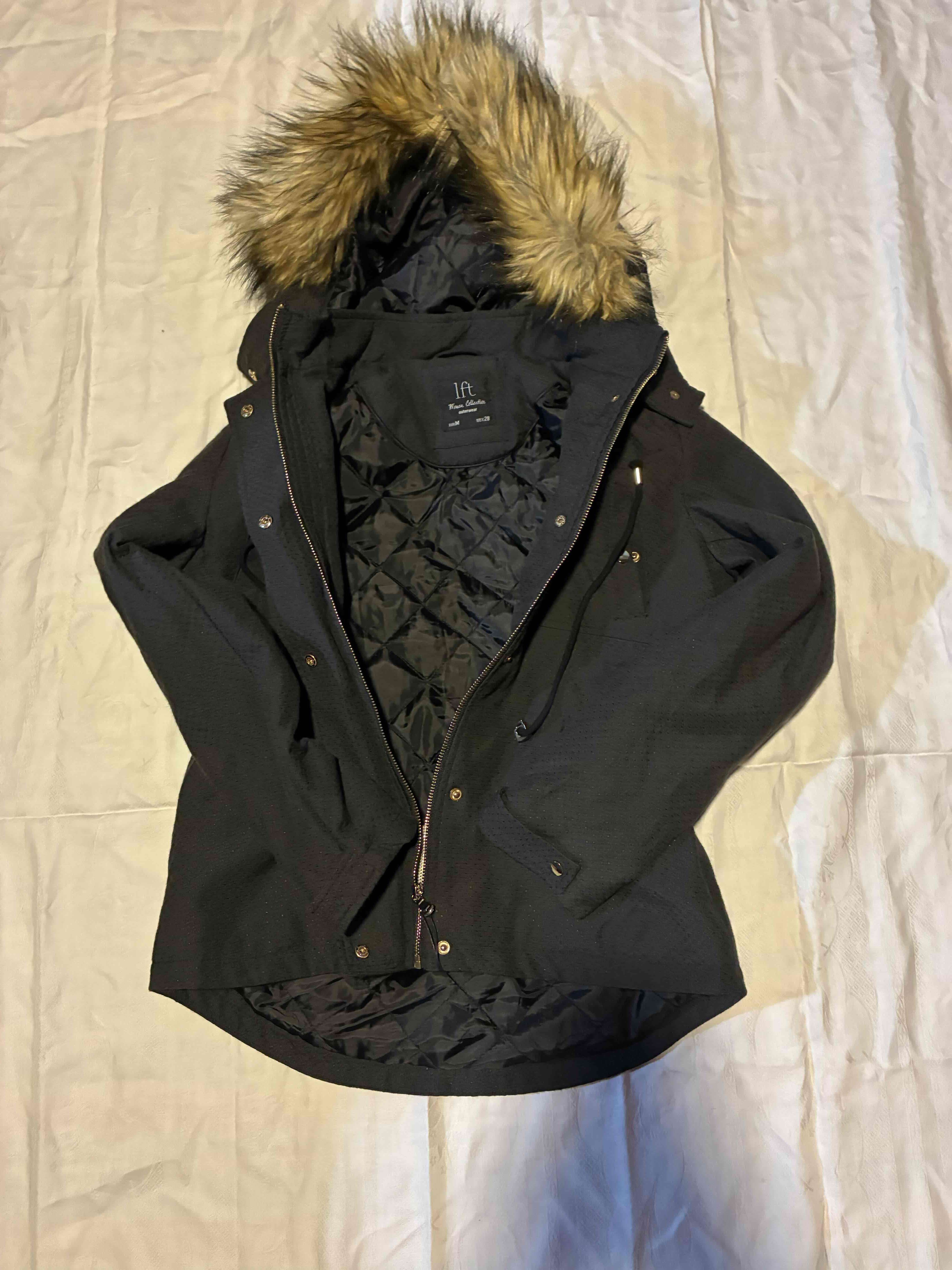 Parka negra con capucha de pelo talla M - miniatura 3