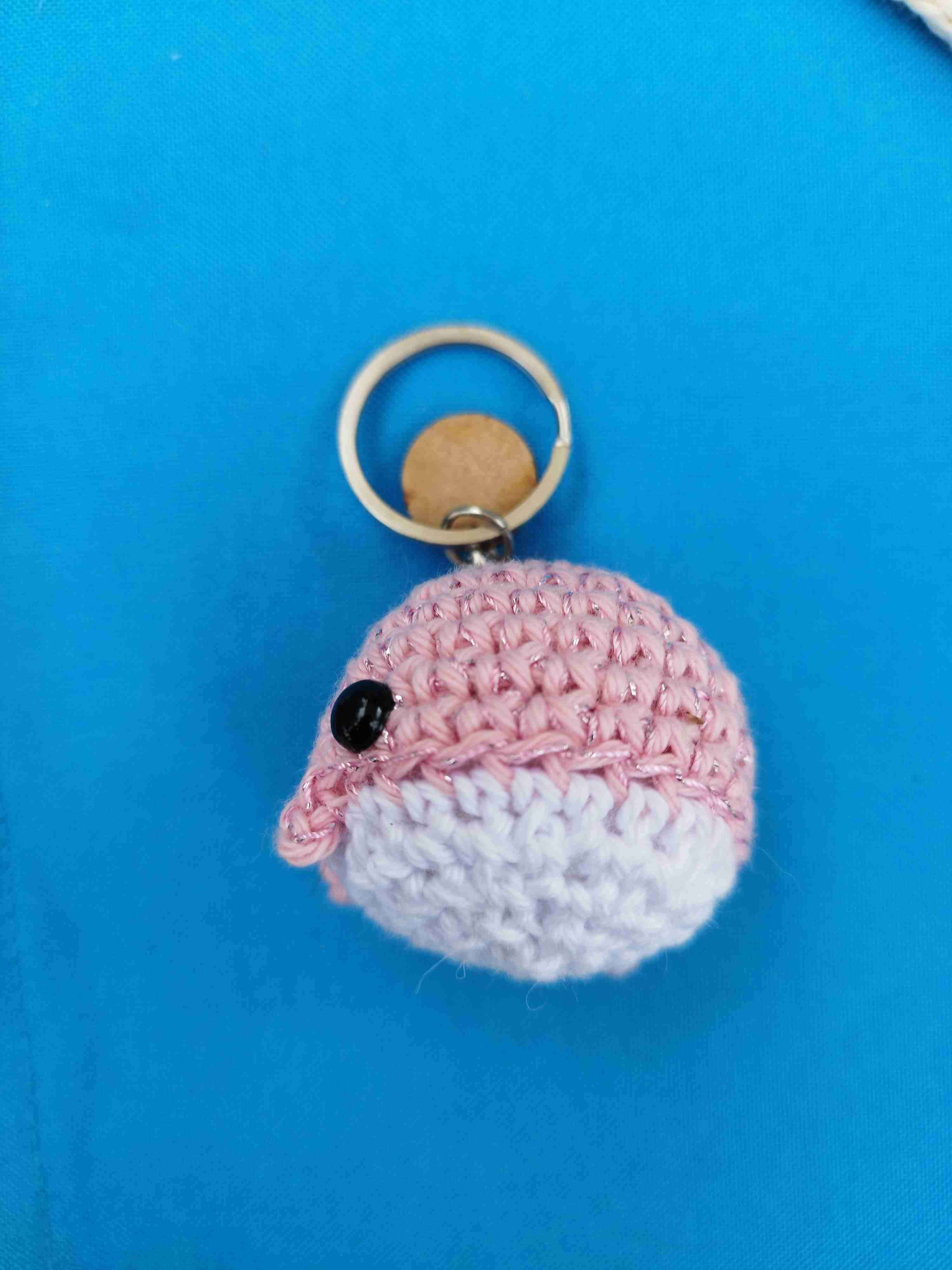 Llavero artesanal tejido