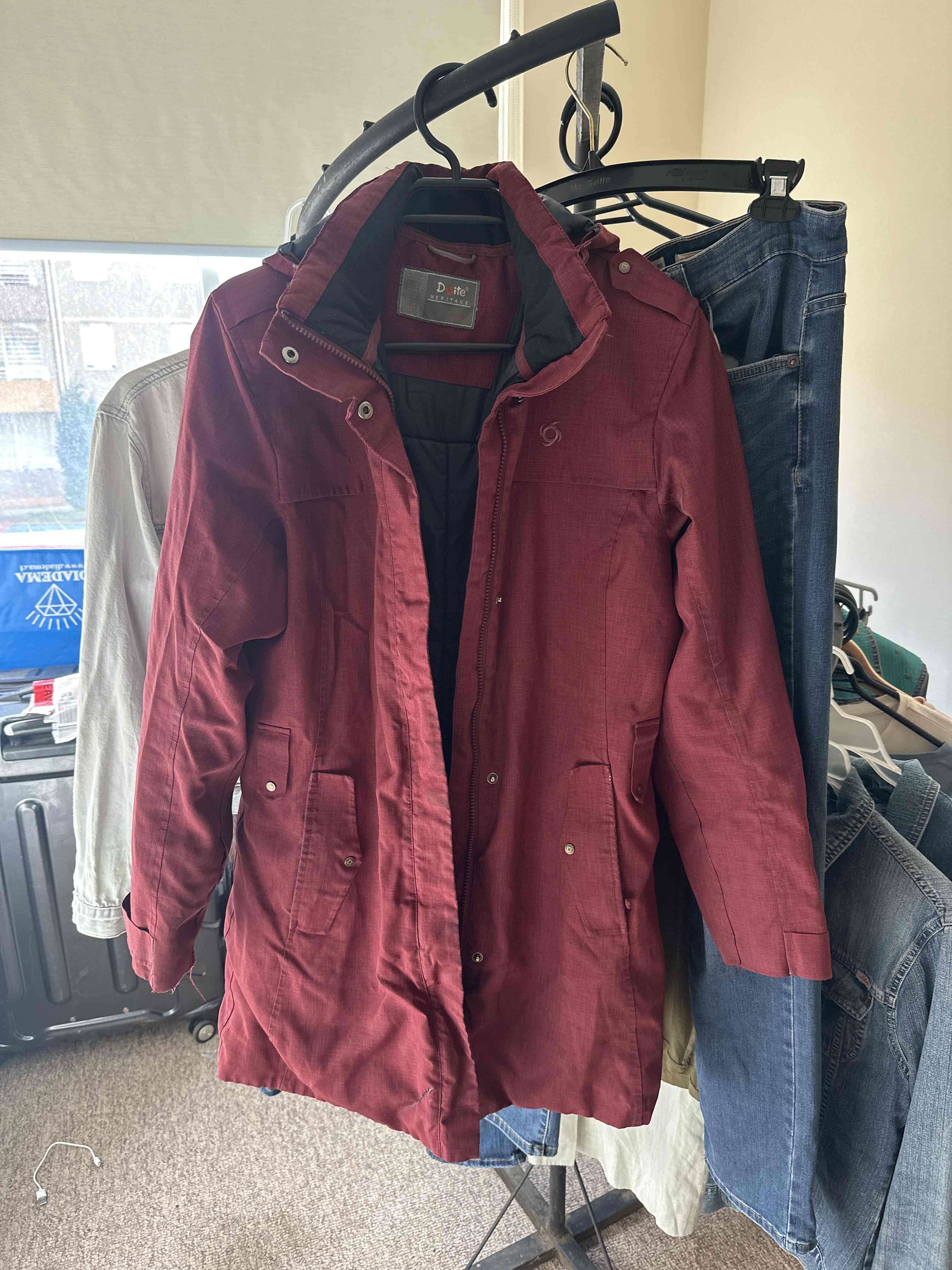 Parka burdeo con capucha - 1