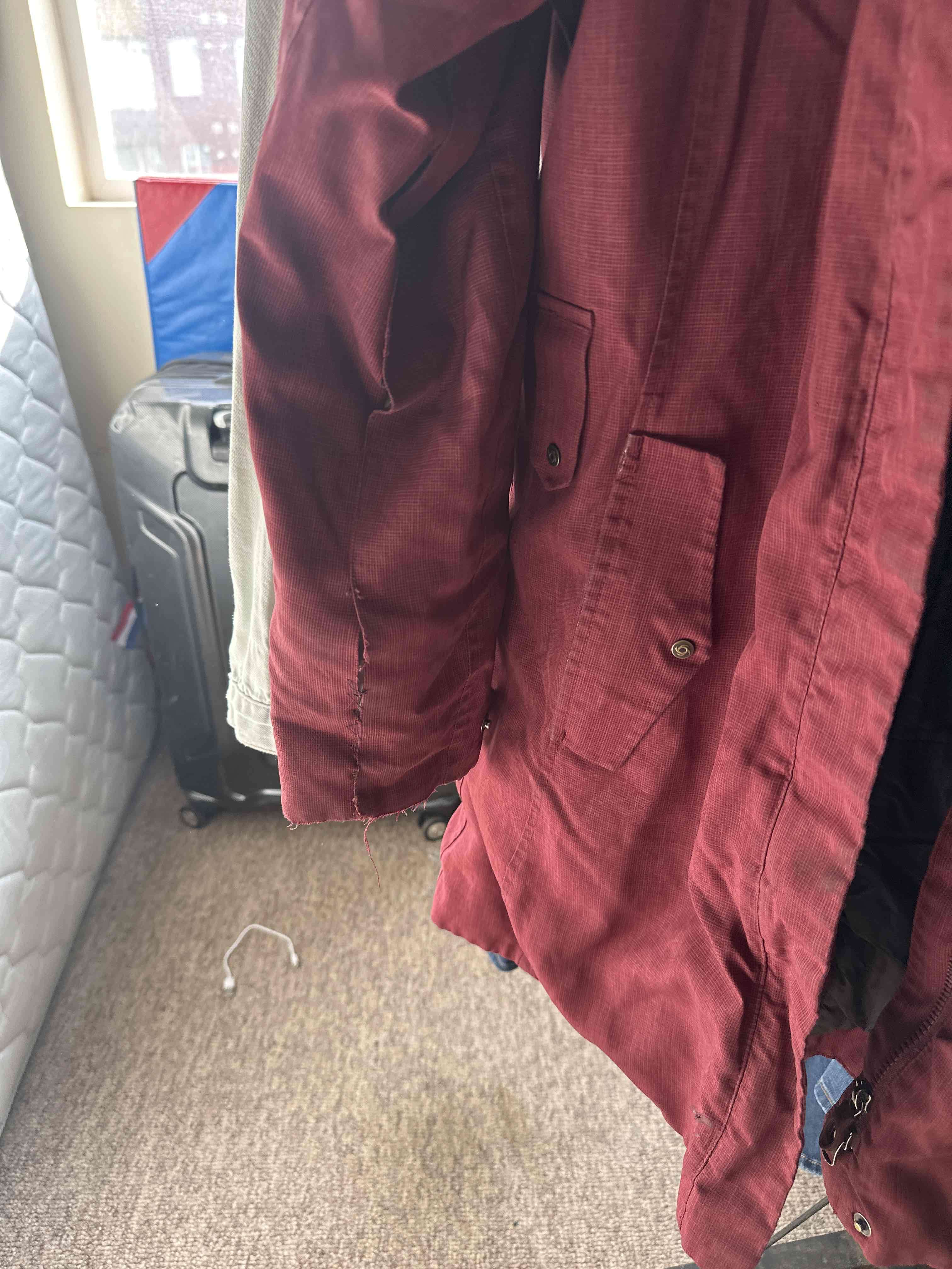 Parka burdeo con capucha - 4