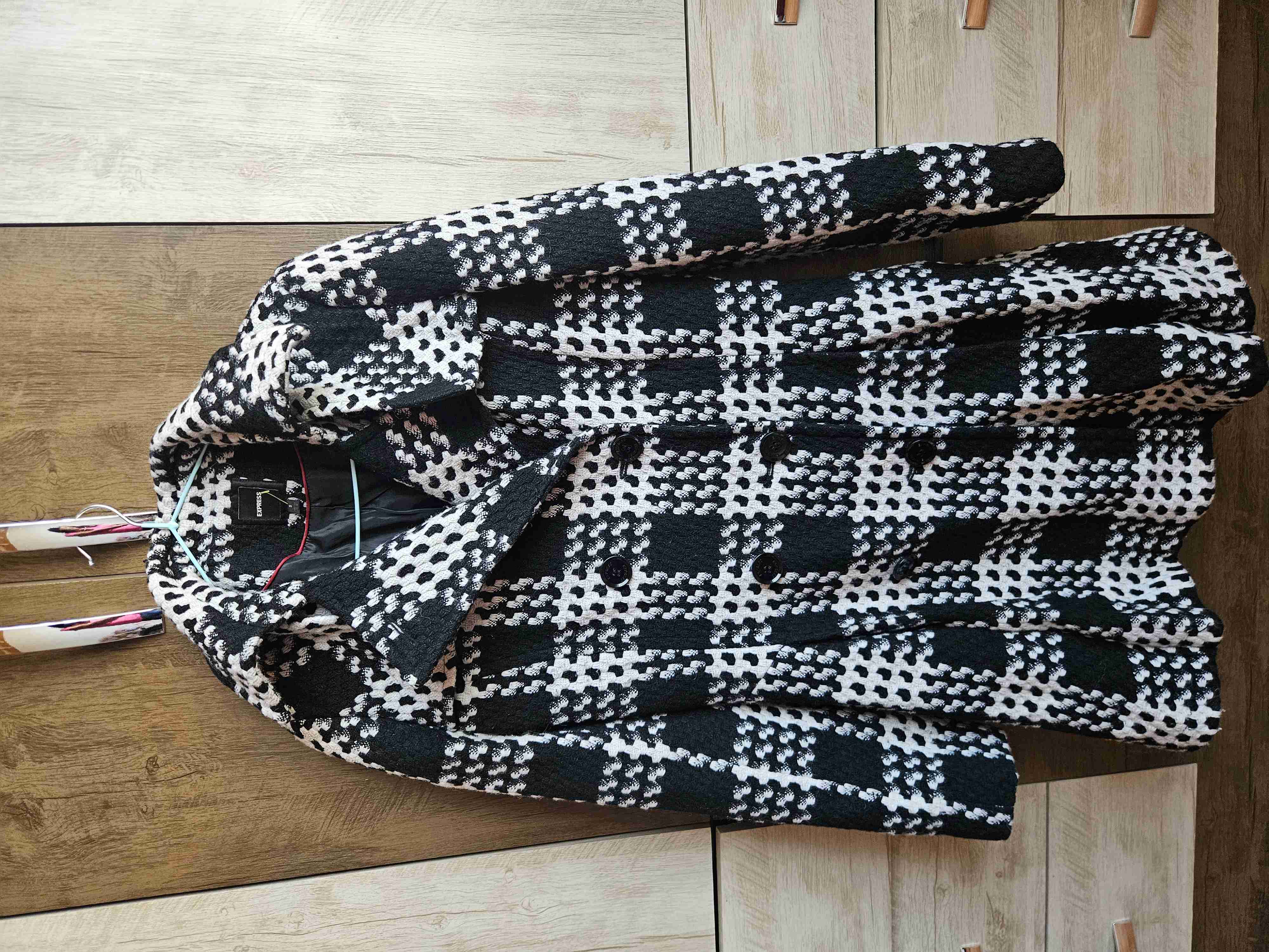 Abrigo de cuadros blanco y negro - miniatura 2