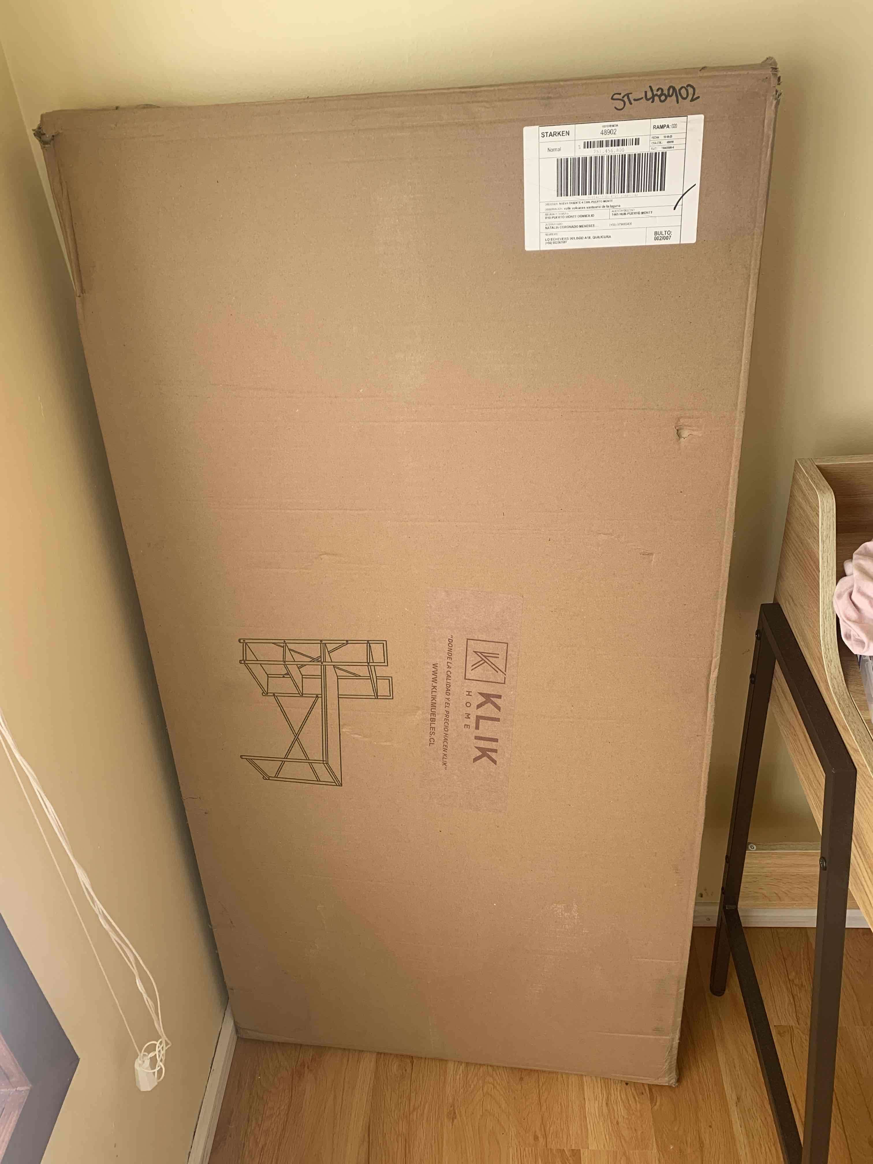 Escritorio nuevo en caja - miniatura 1