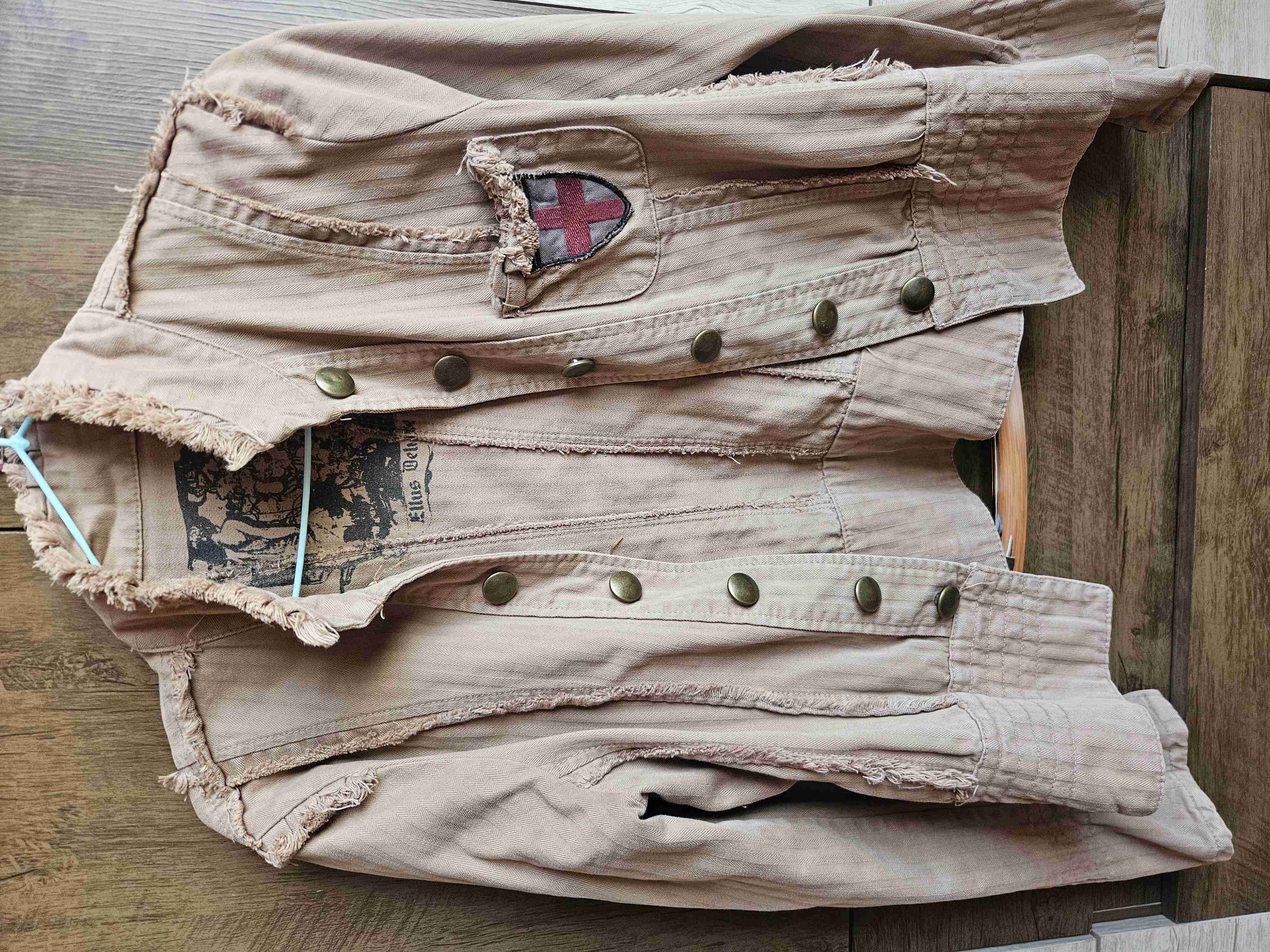 Chaqueta beige estilo militar - miniatura 3