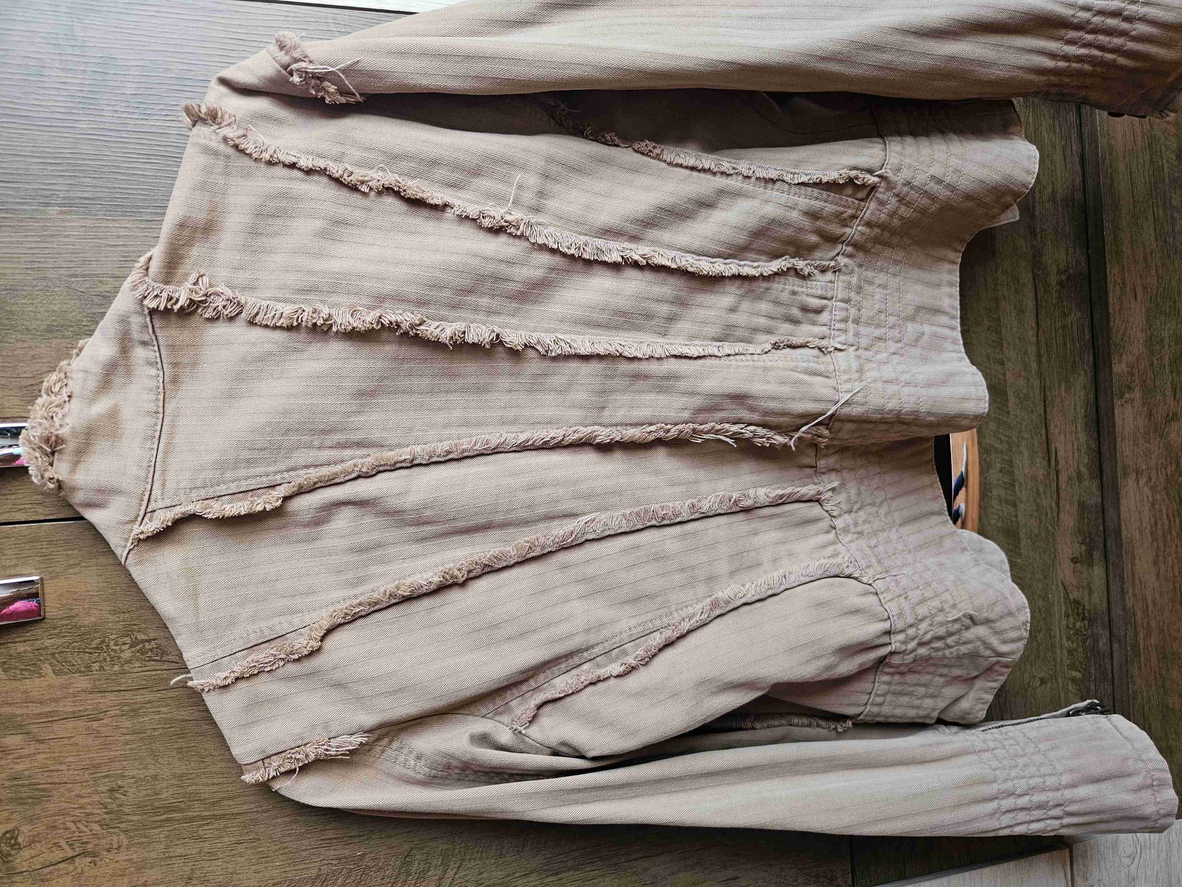 Chaqueta beige estilo militar - miniatura 6