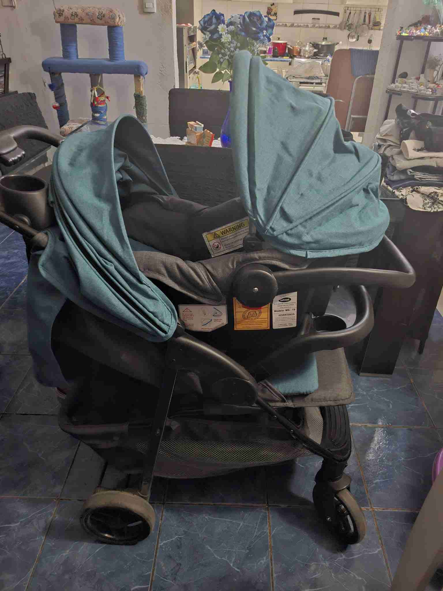 Coche de bebé plegable azul - miniatura 4