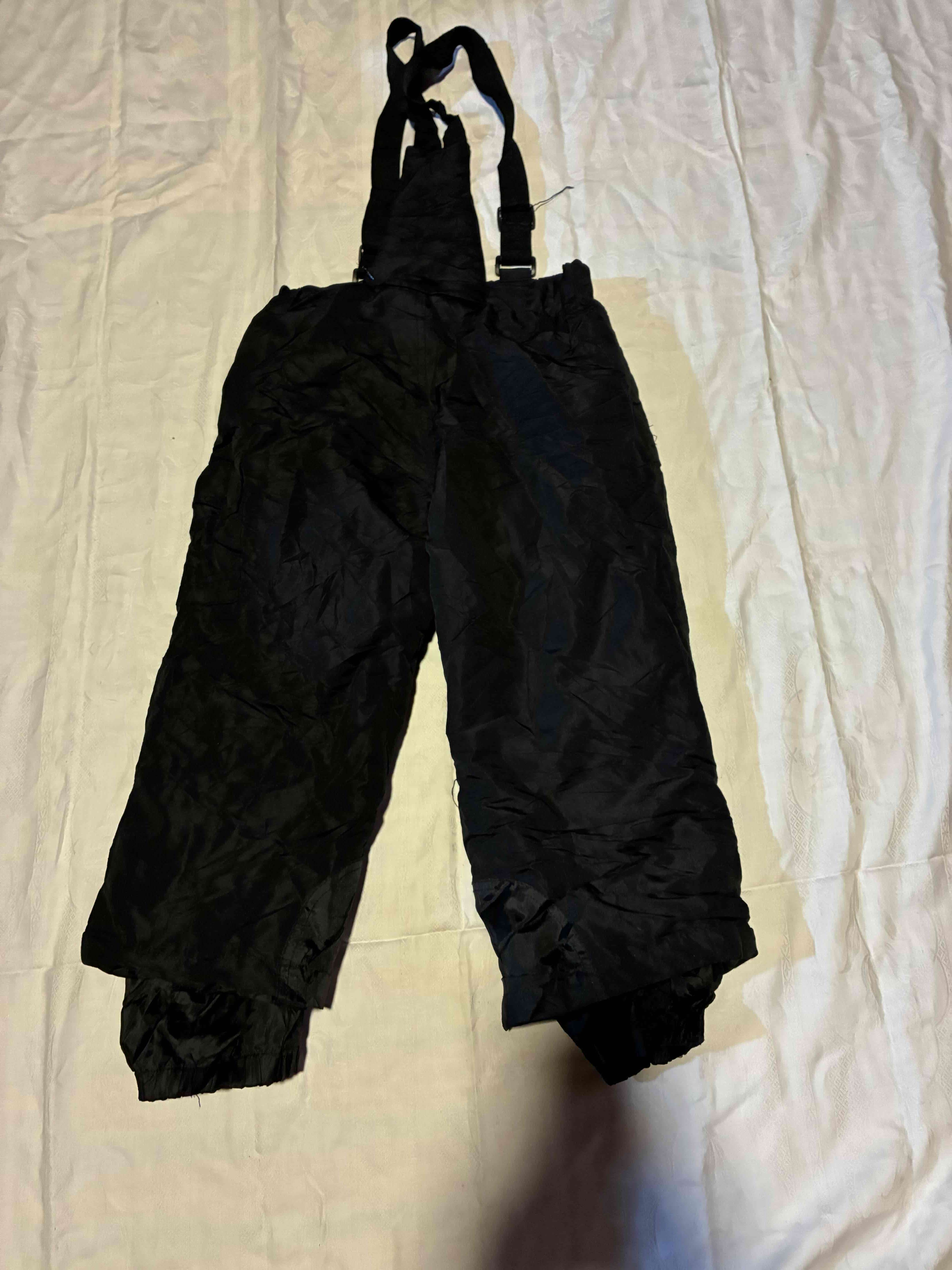 Pantalones negros con tirantes nieve talla 8 - miniatura 2