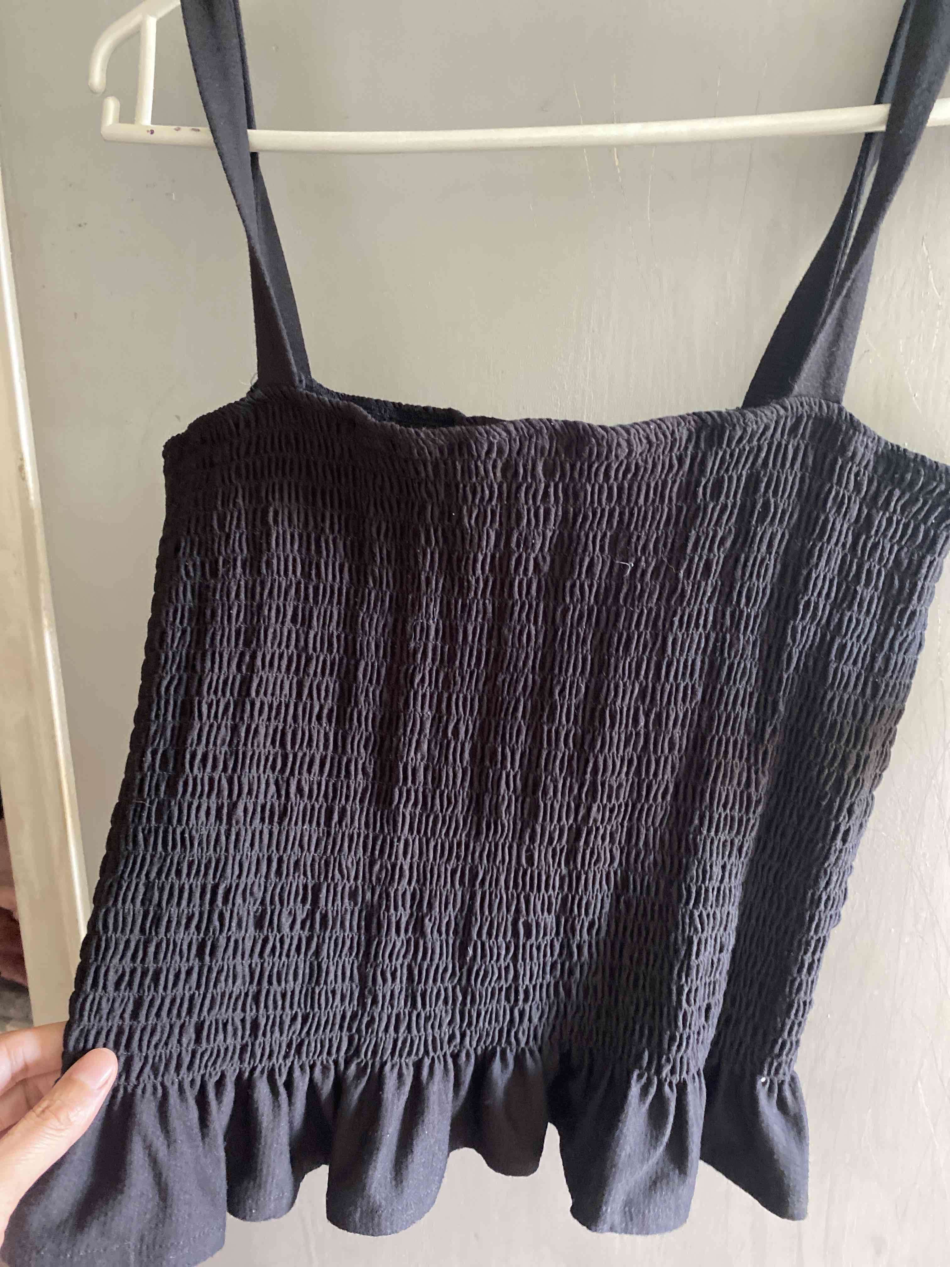 Top negro con tirantes