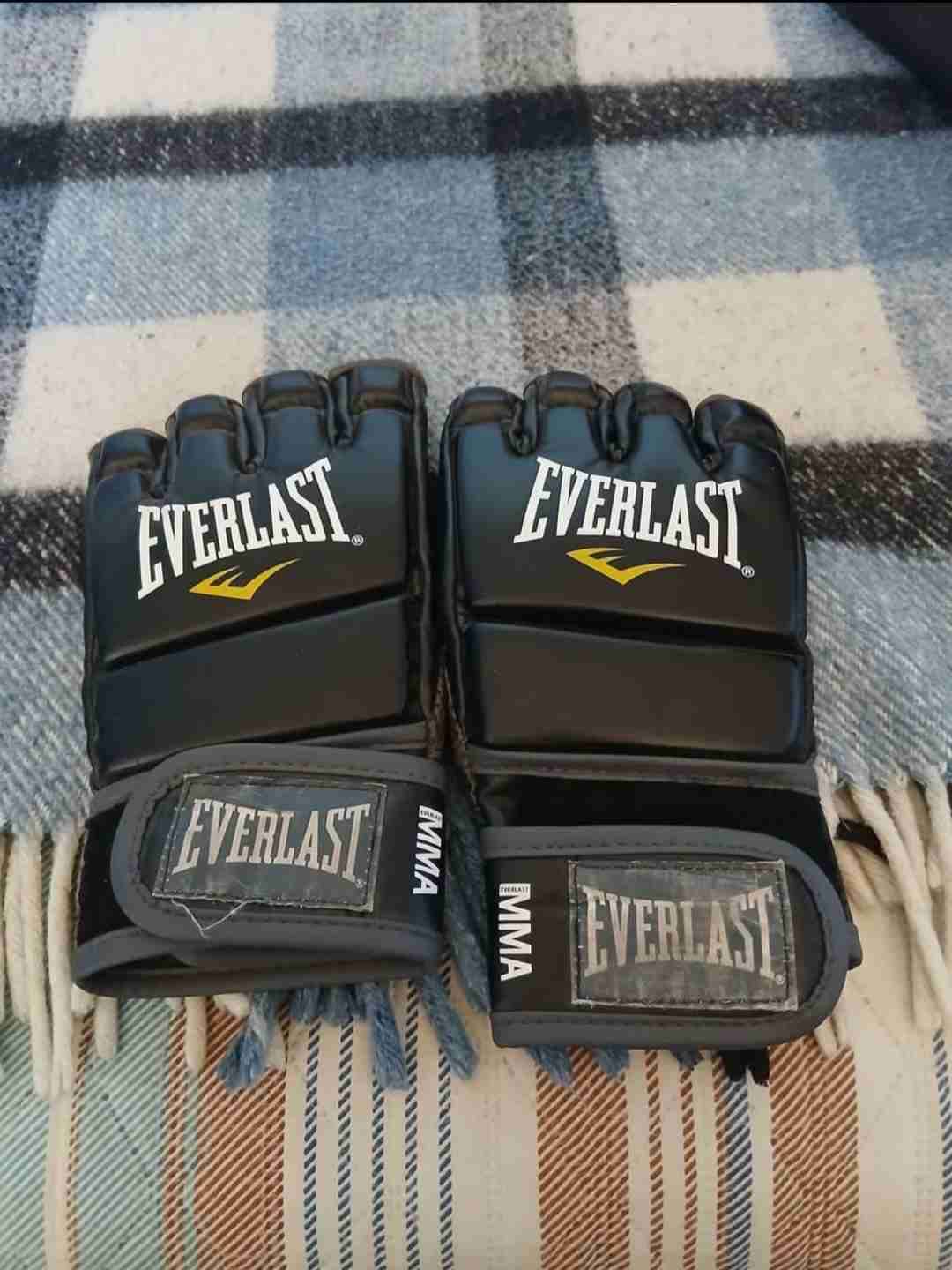 Guantes MMA Everlast negros - 1