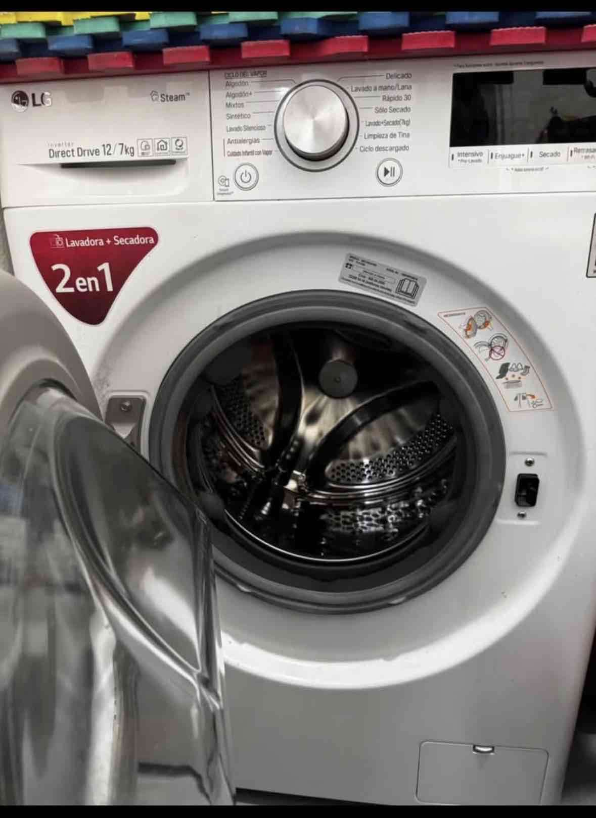 Lavadora y secadora LG 2 en 1 - miniatura 1