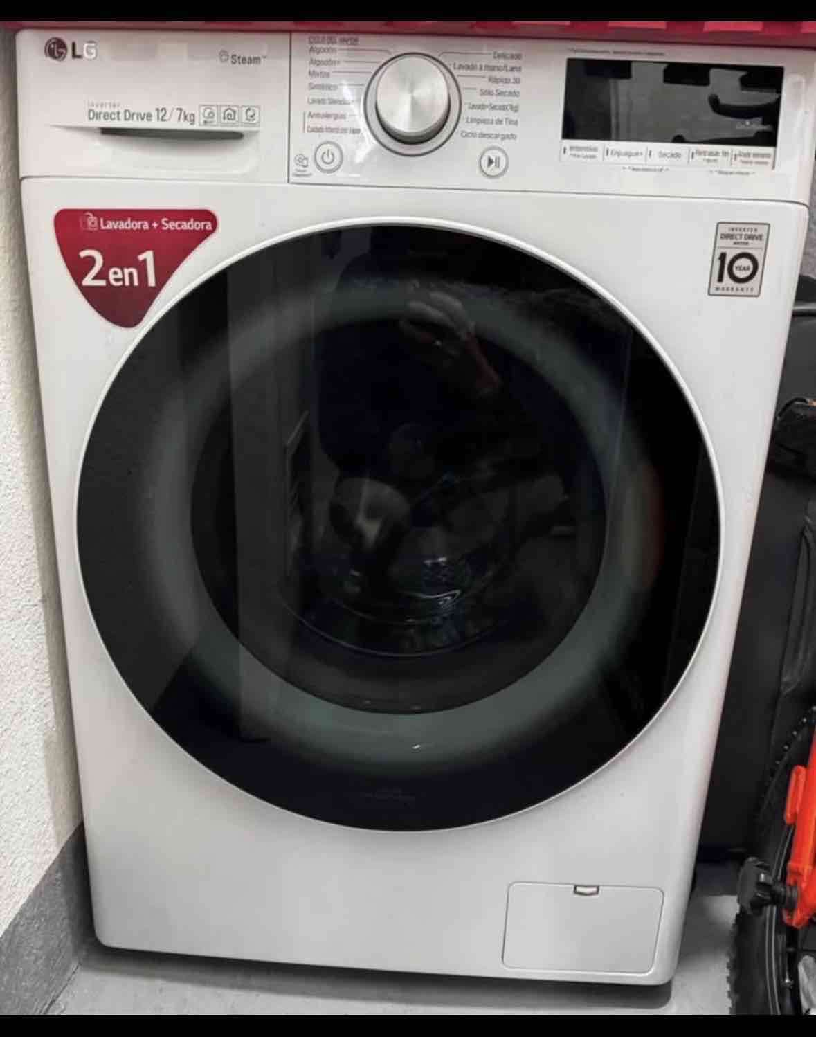 Lavadora y secadora LG 2 en 1 - miniatura 2