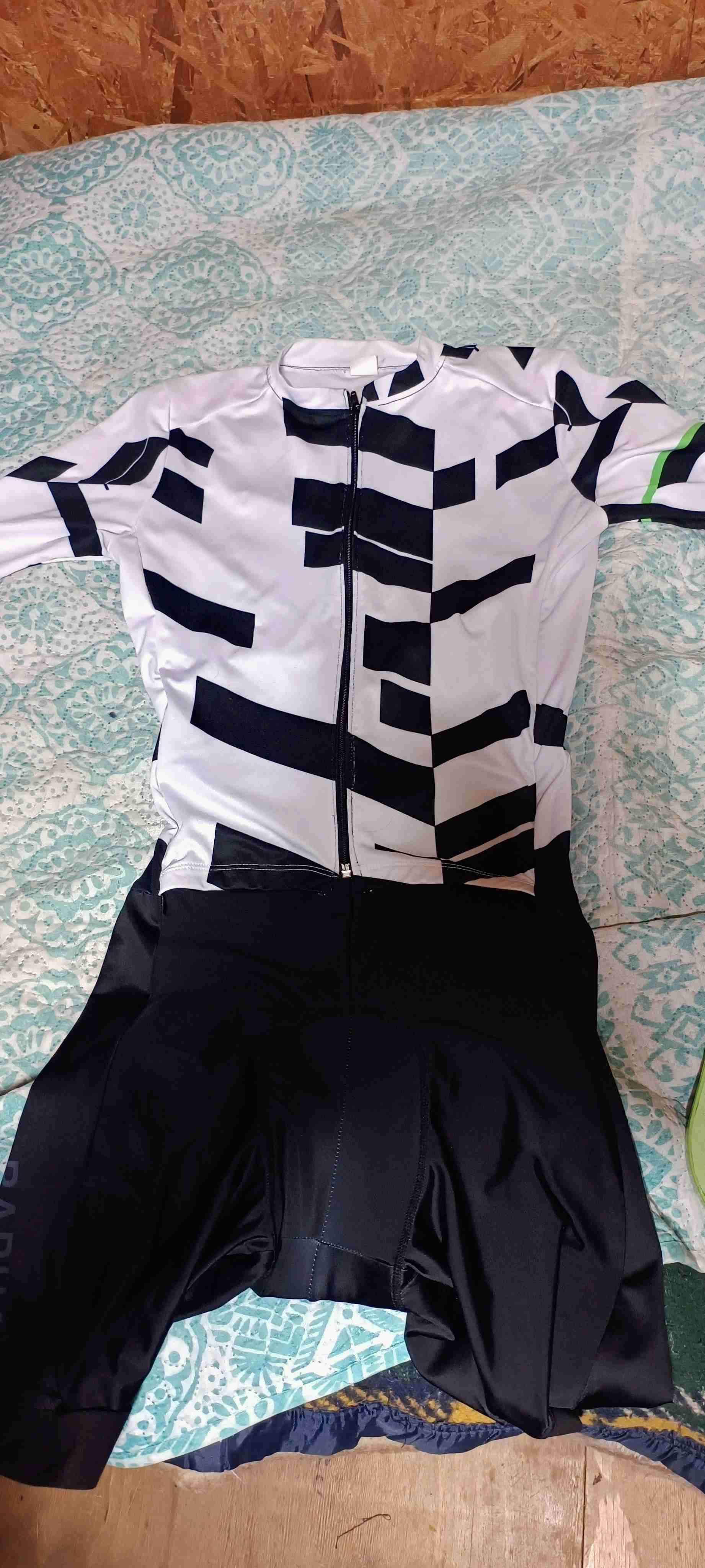 Set de ciclismo blanco y negro - miniatura 2