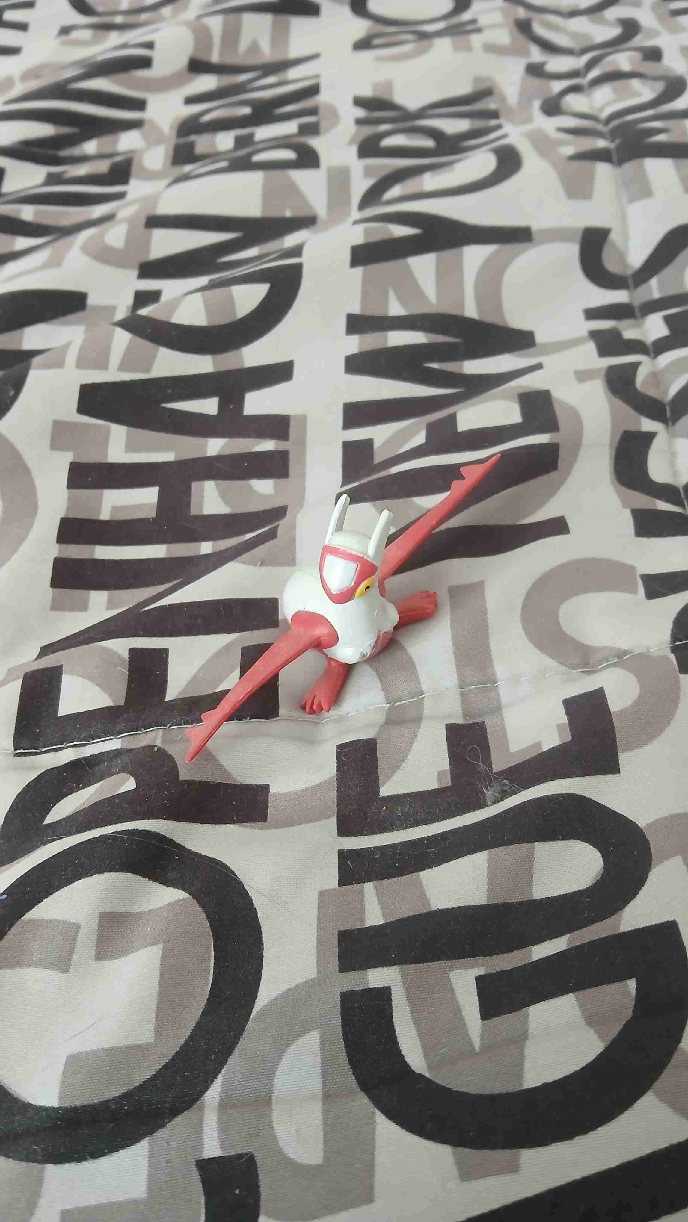 Figura Latias Pokémon - miniatura 1