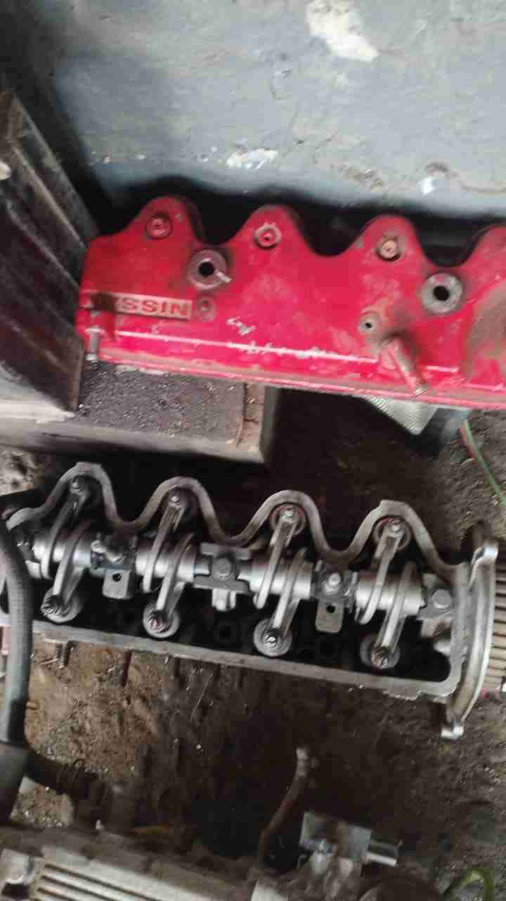 Culata de motor usada para rectificar - miniatura 4