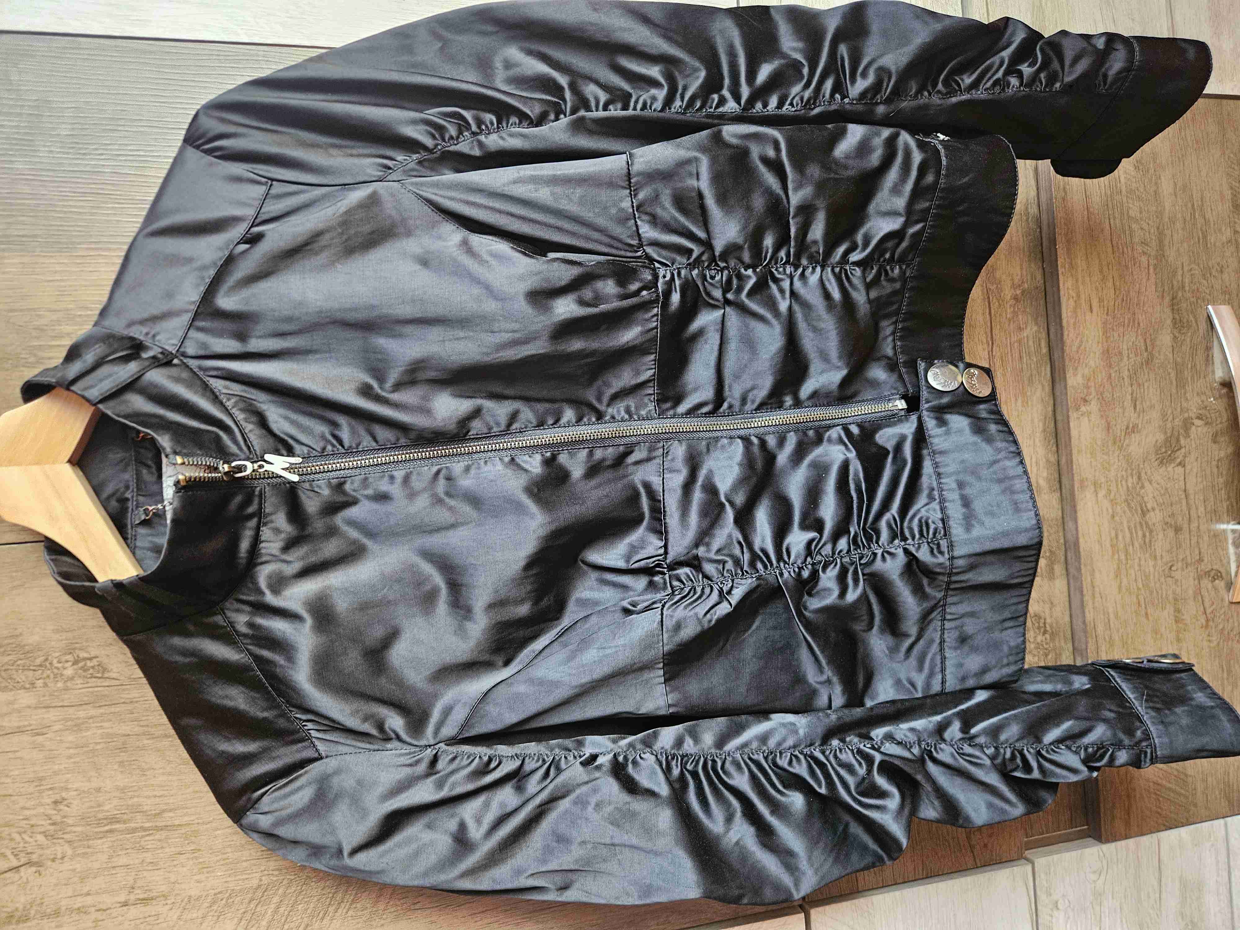 Chaqueta negra ajustada - miniatura 2