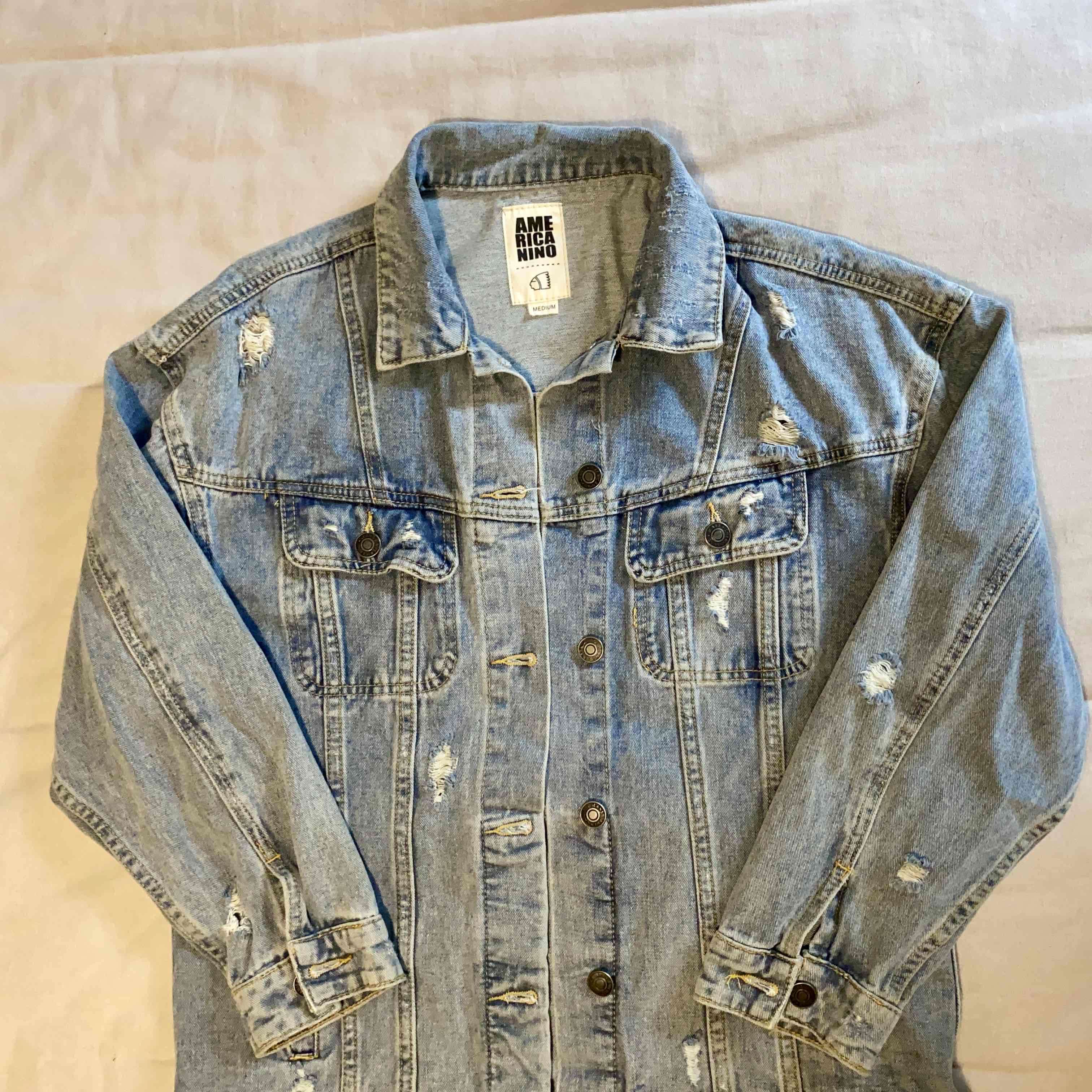 Chaqueta de mezclilla desgastada - miniatura 3