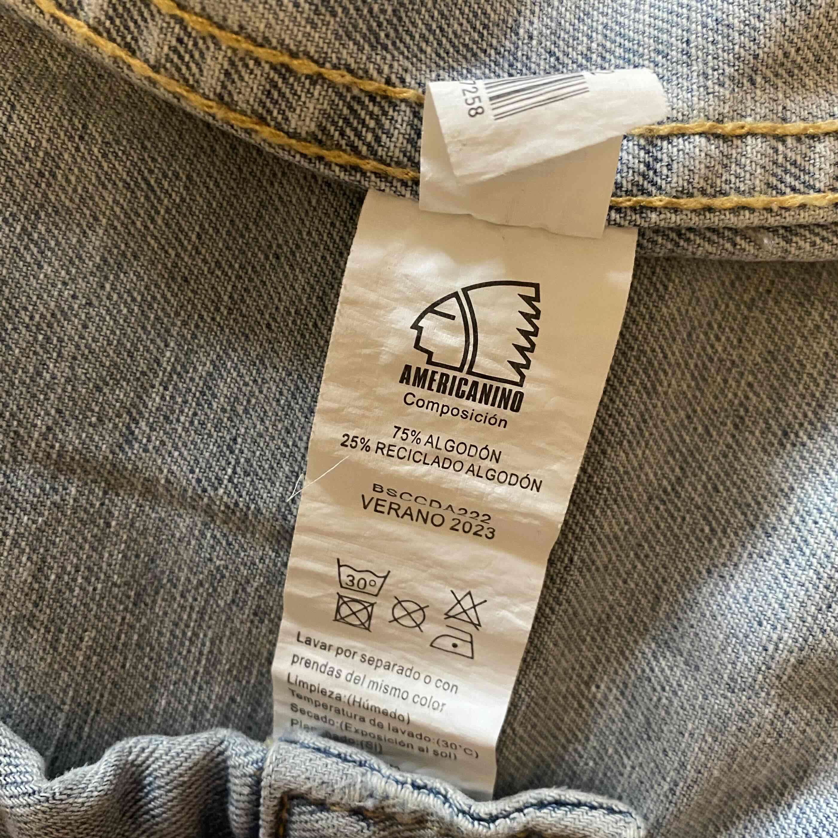 Chaqueta de mezclilla desgastada - miniatura 5