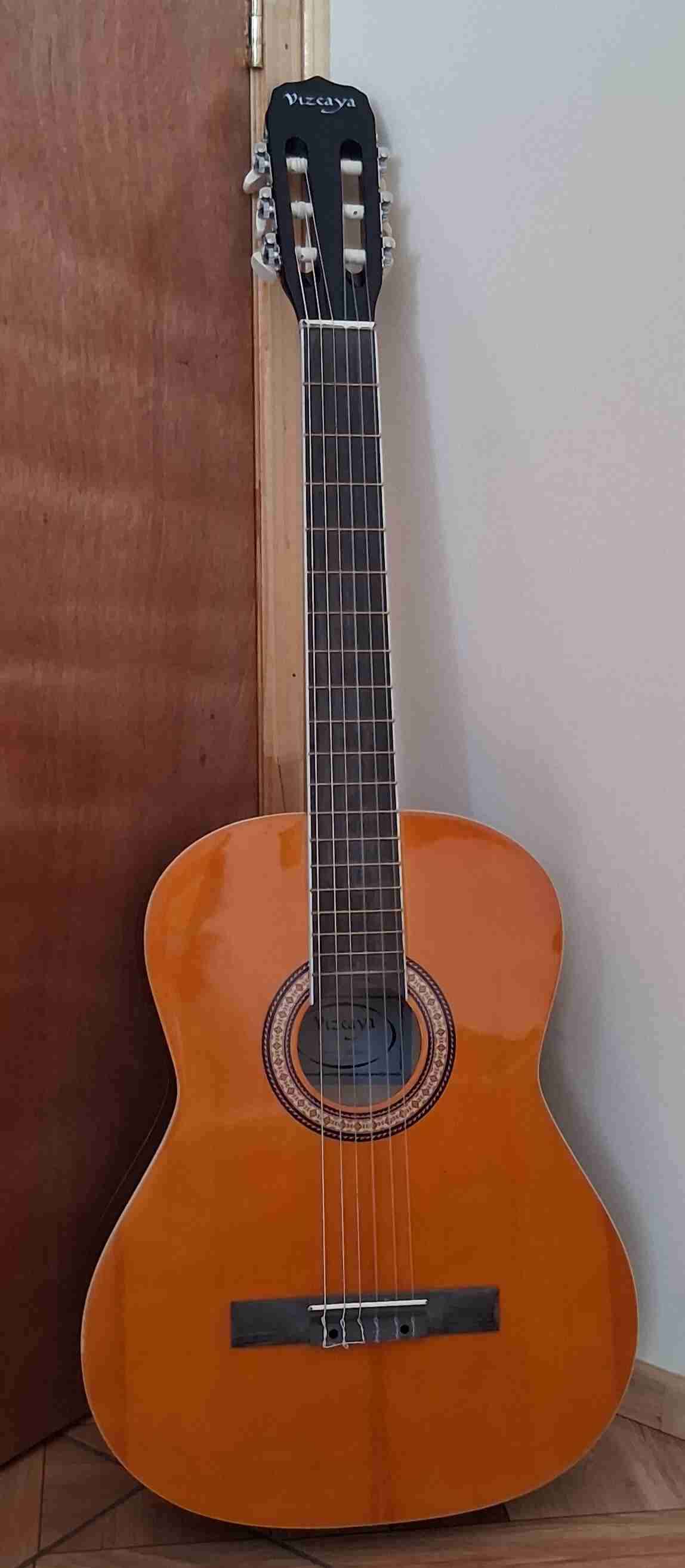 Guitarra clásica Vizcaya - miniatura 1