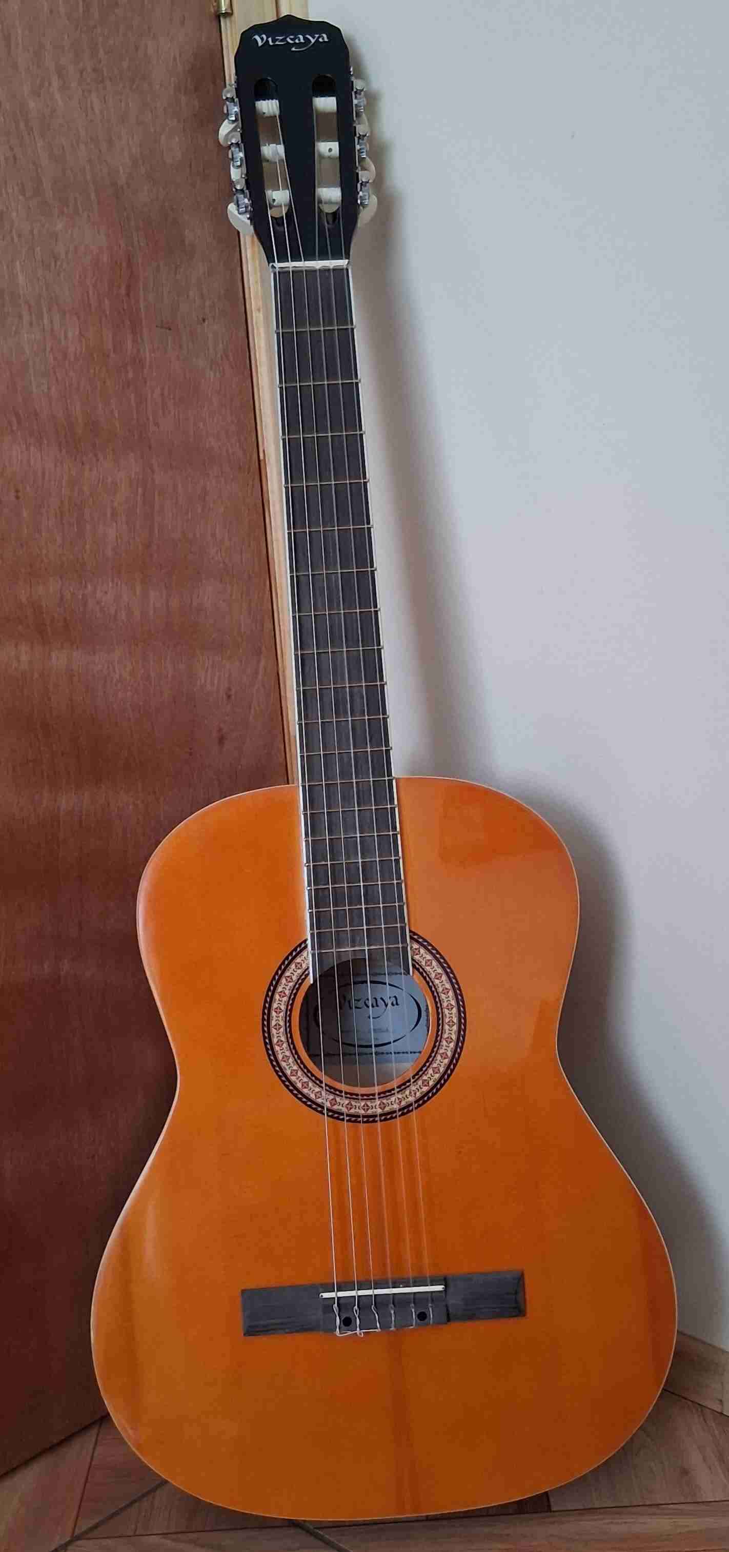 Guitarra clásica Vizcaya - miniatura 2