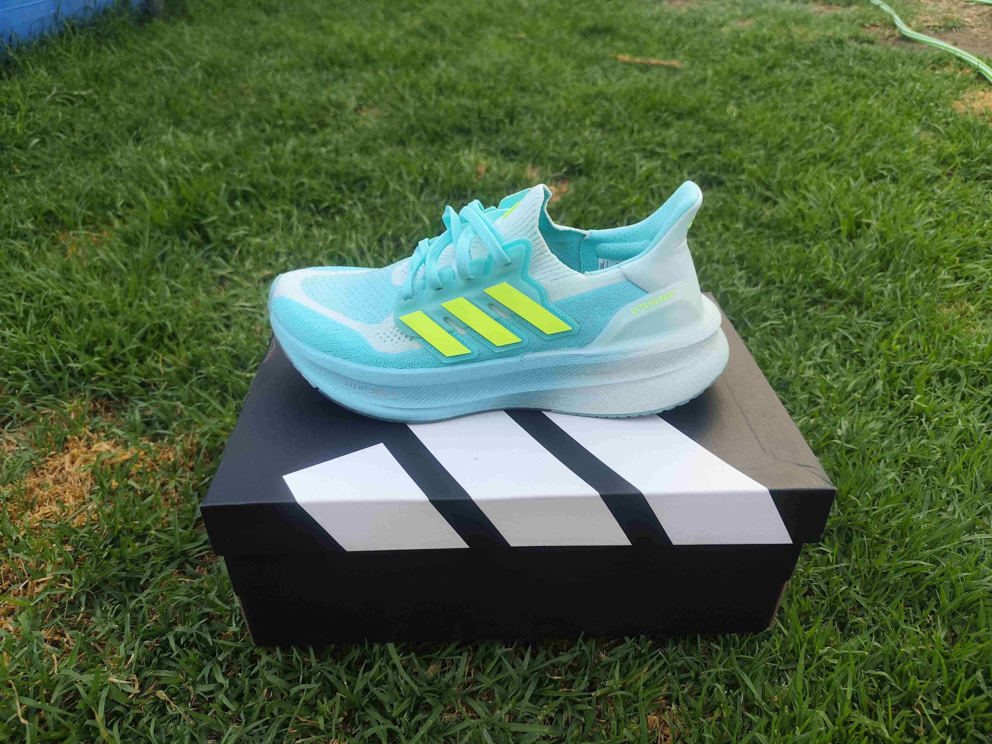 Zapatillas deportivas celestes - miniatura 2