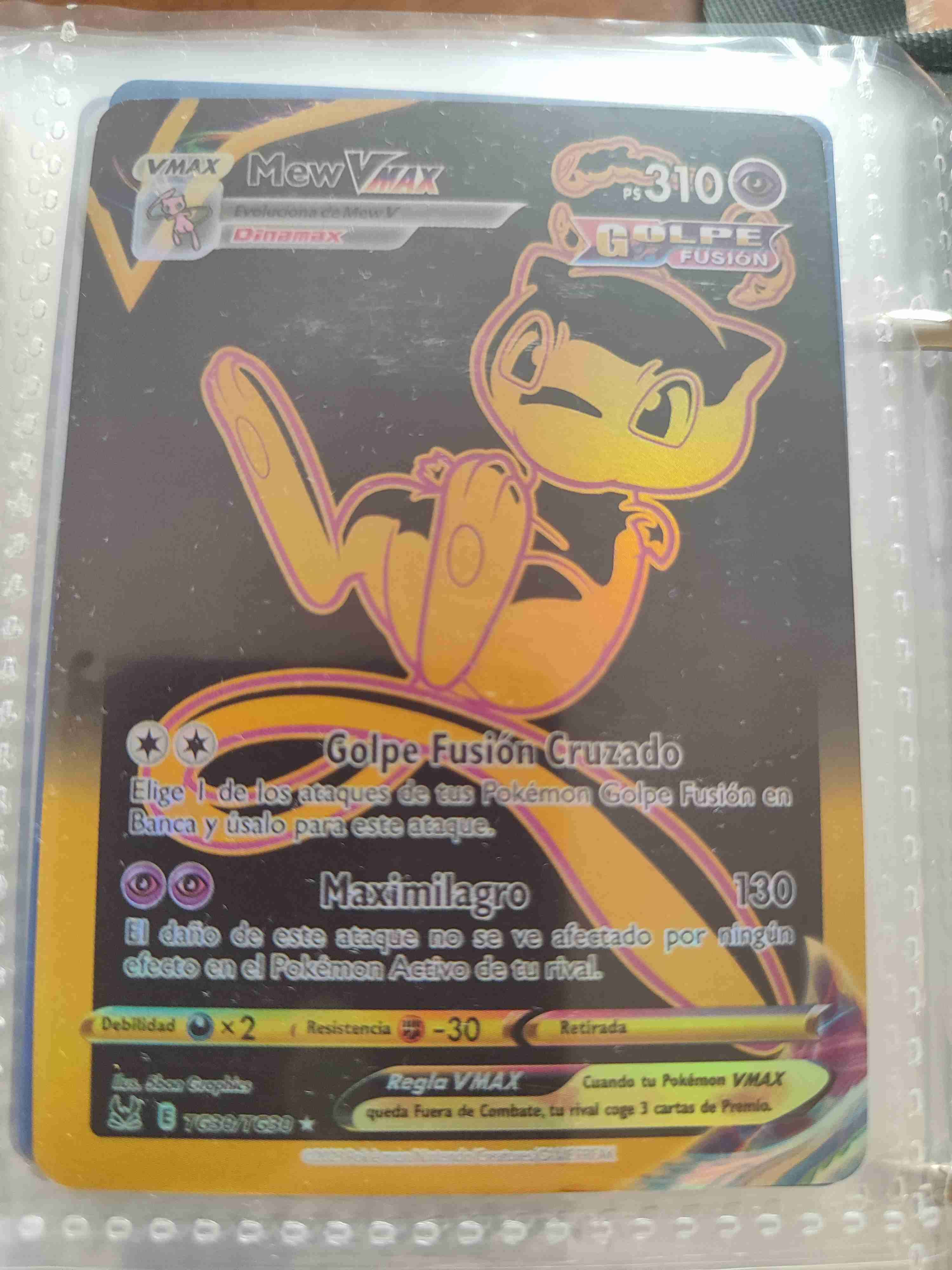 Carta Pokémon Mew VMAX Golpe Fusión