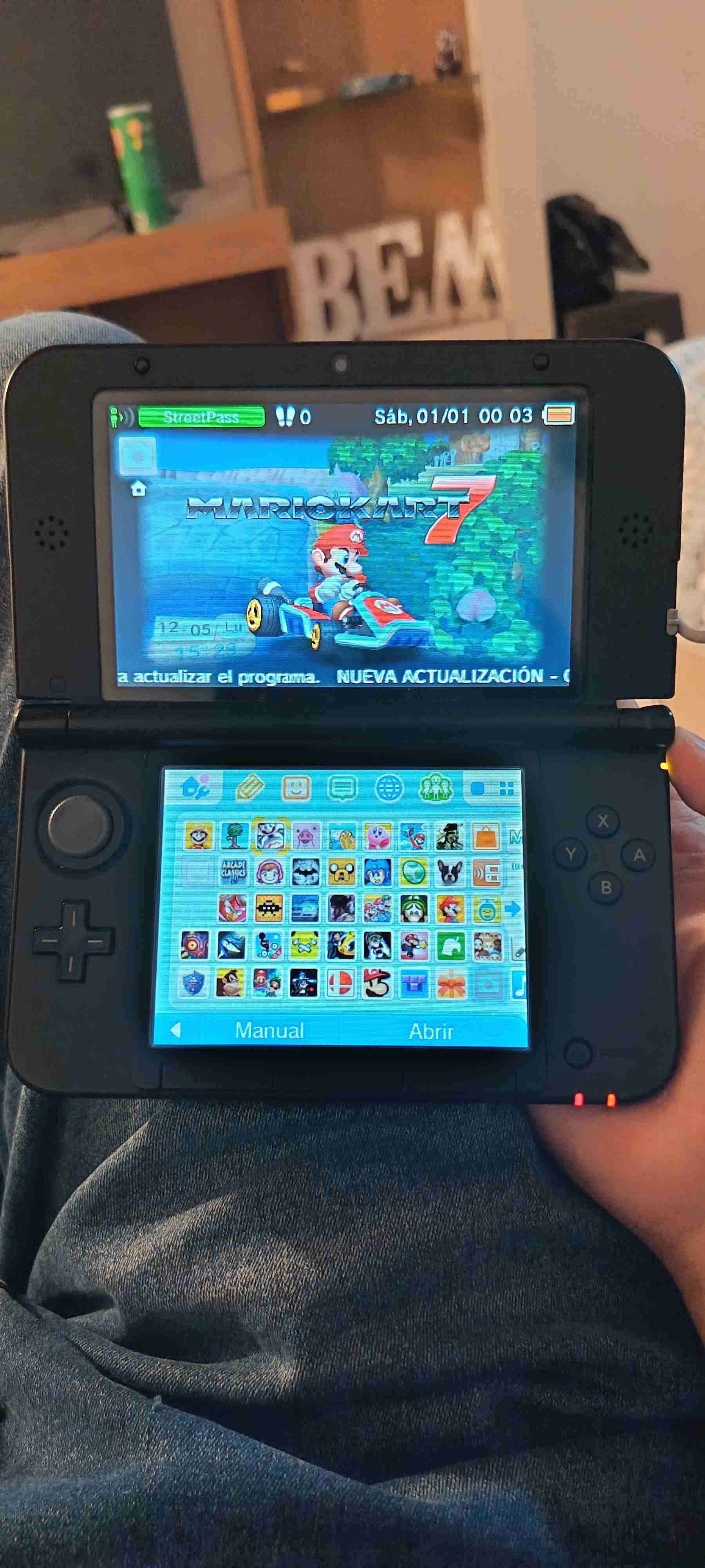 Nintendo 3DS con juegos y cargador - miniatura 6
