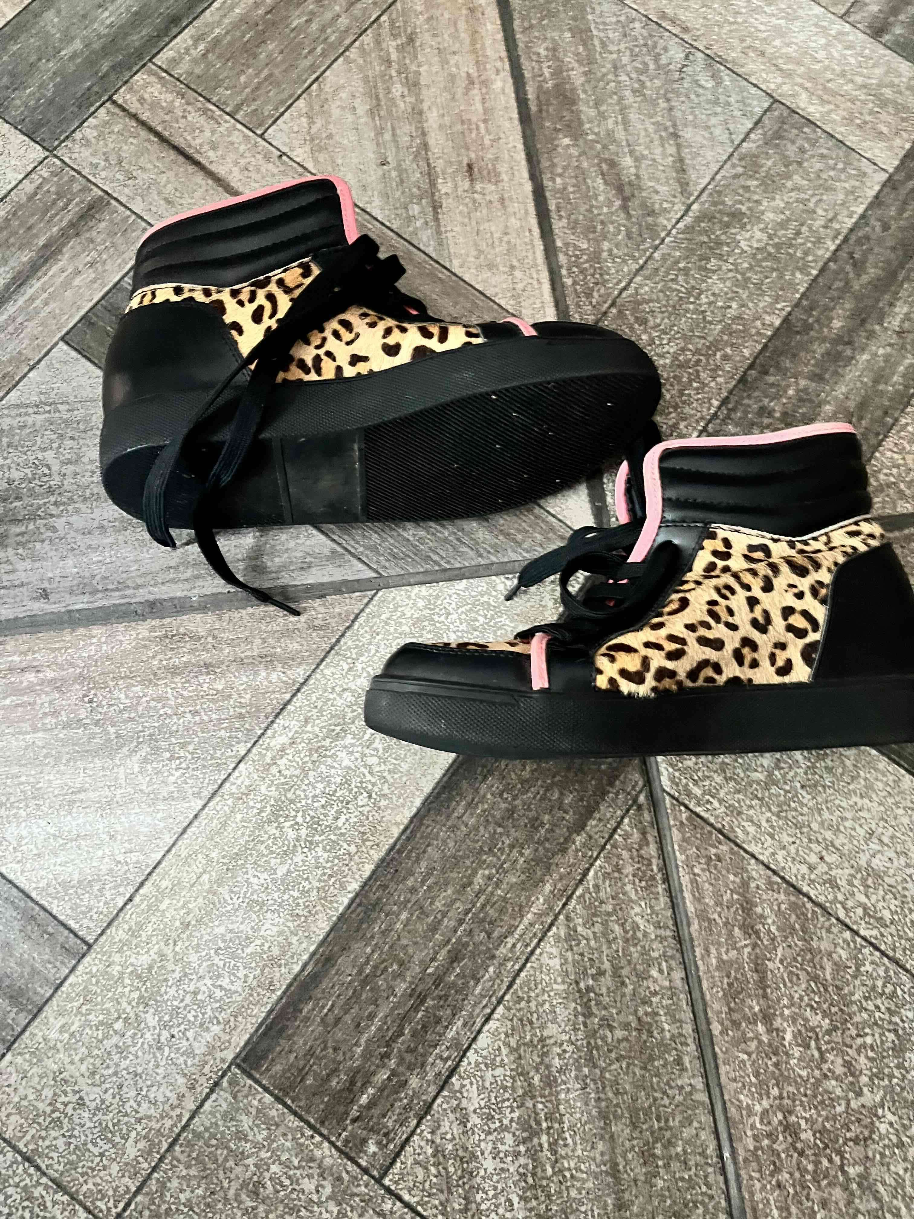 Zapatillas negras con estampado leopardo - miniatura 1