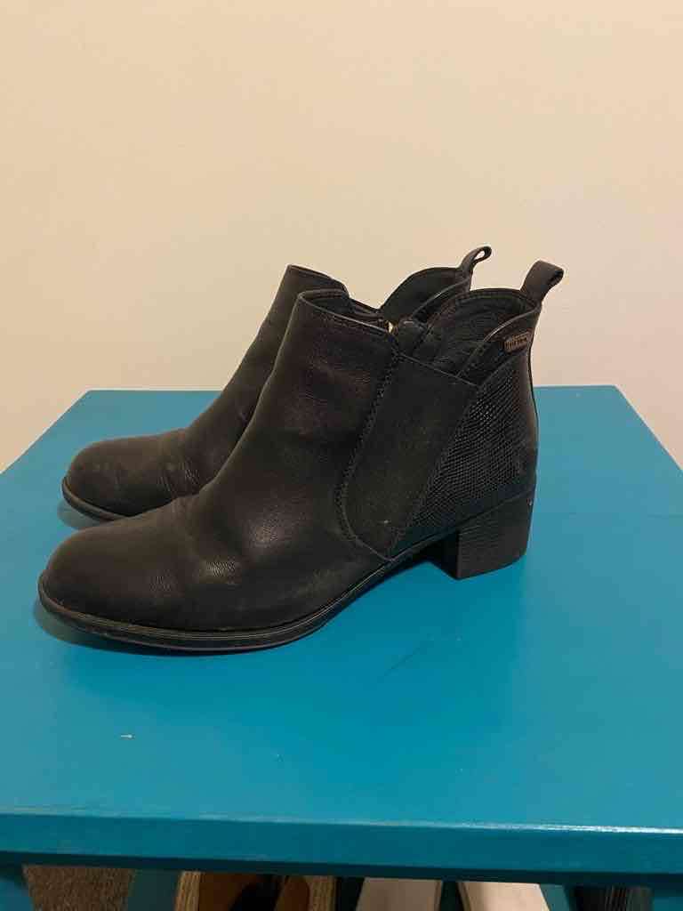 Botines 16 Hrs de cuero negros