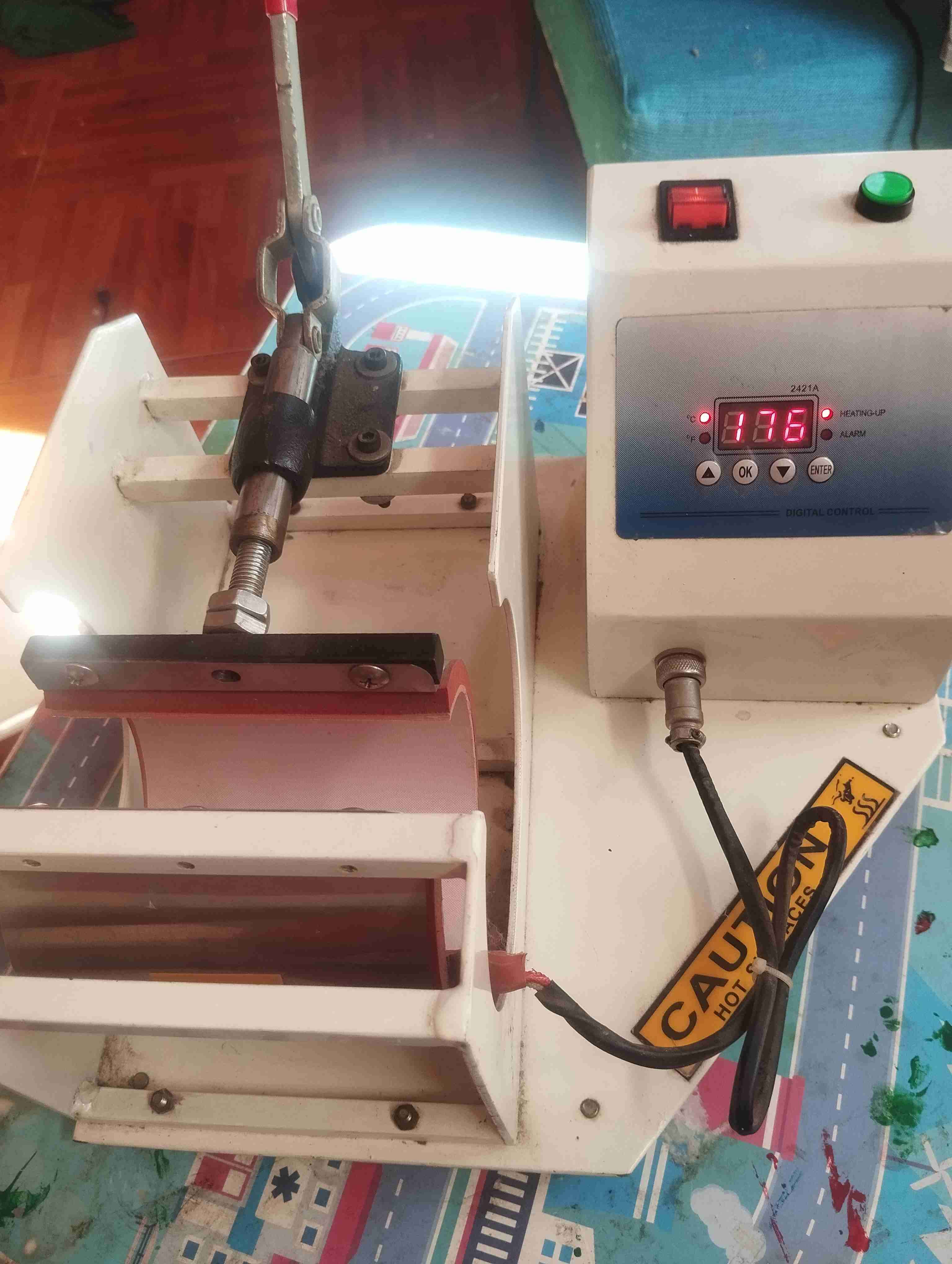 Máquina prensadora de tazas - miniatura 1