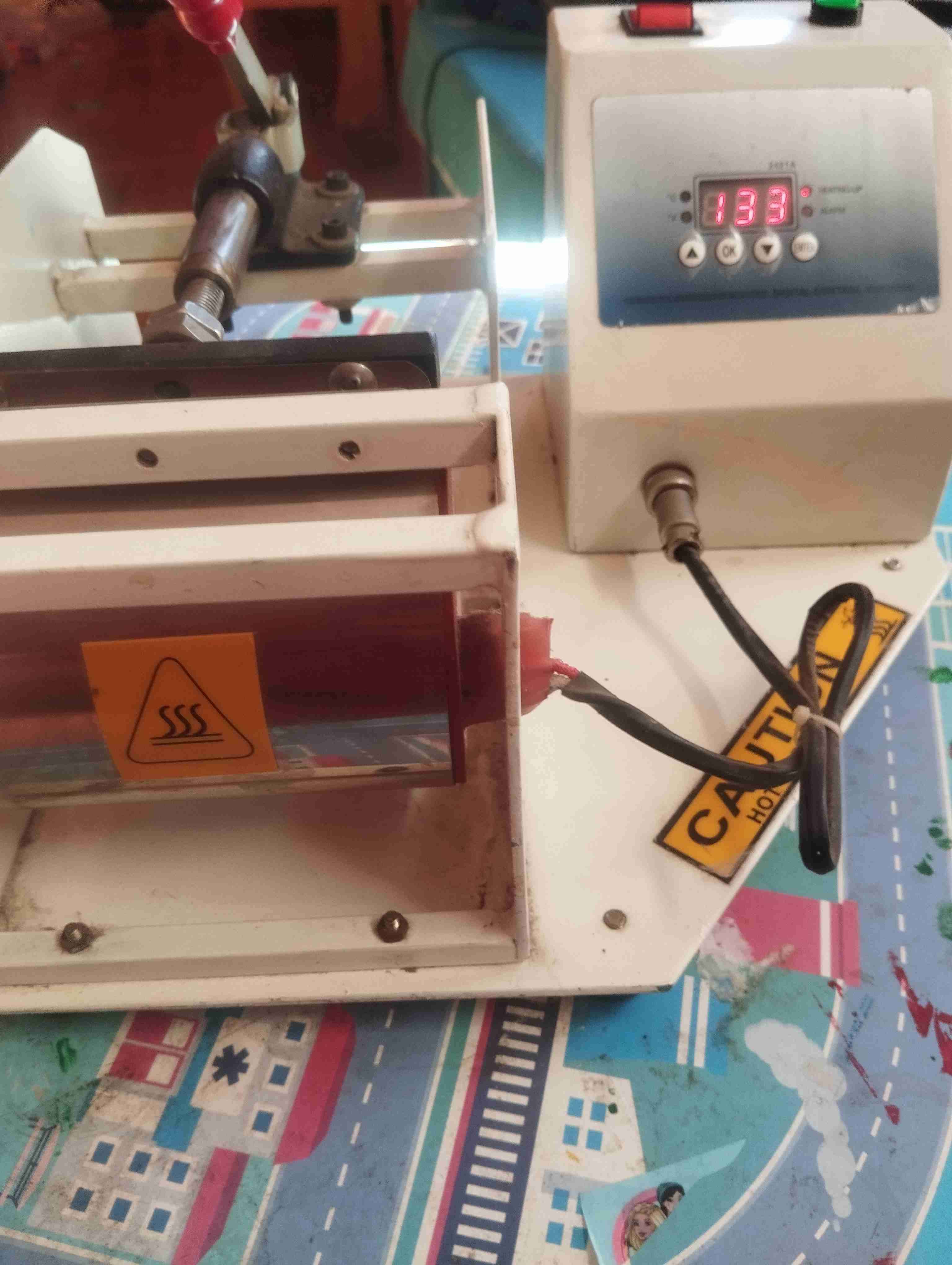 Máquina prensadora de tazas - miniatura 4