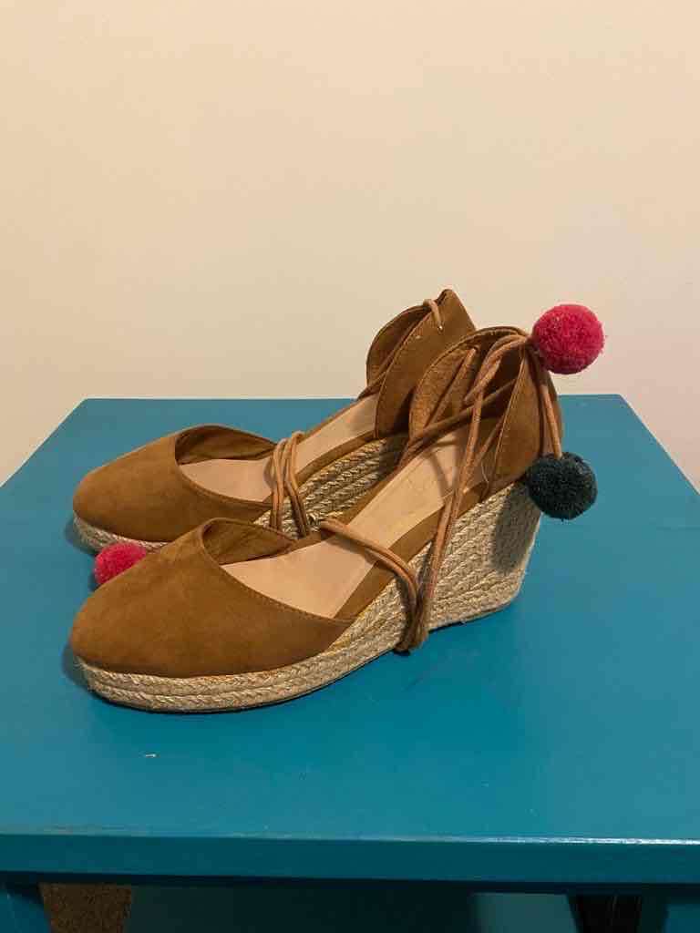 Sandalias plataformas marrones