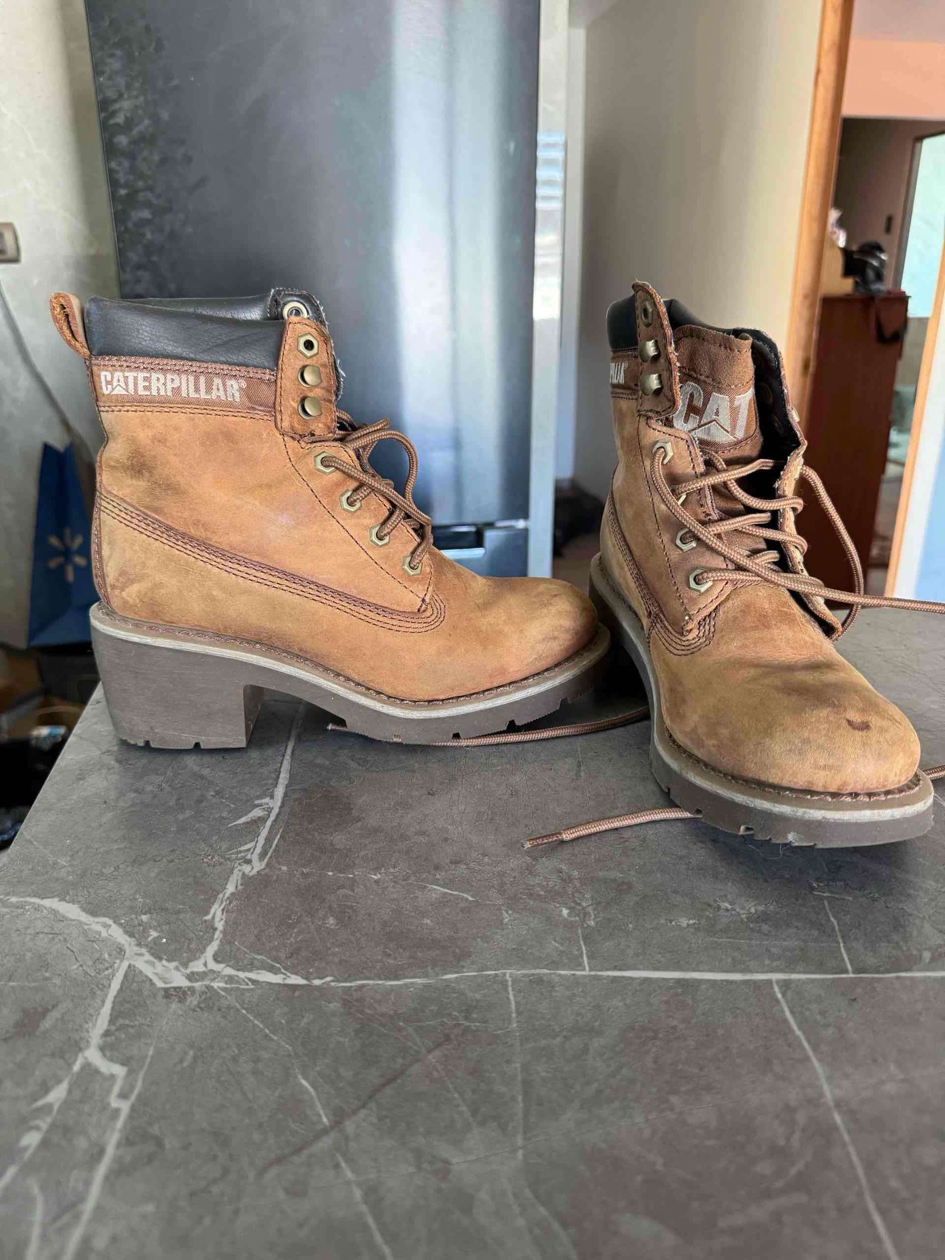 Botas Caterpillar marrón con taco - miniatura 2